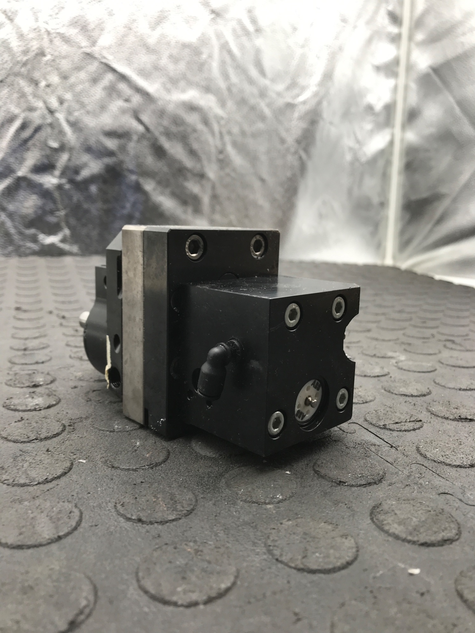 ABB 3HNA015202‑001 Gear Pump USED 3