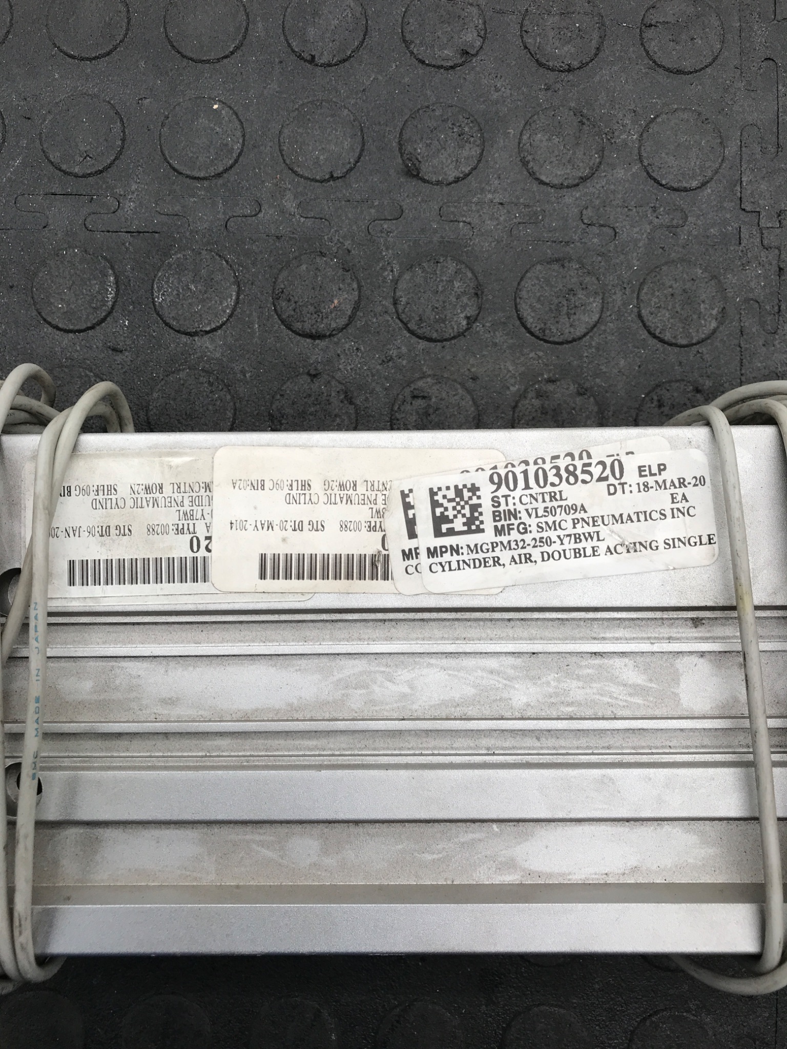 SMC PNEUMATICS MGPM32‑250‑Y7BWL Guided Air Cylinder USED 3