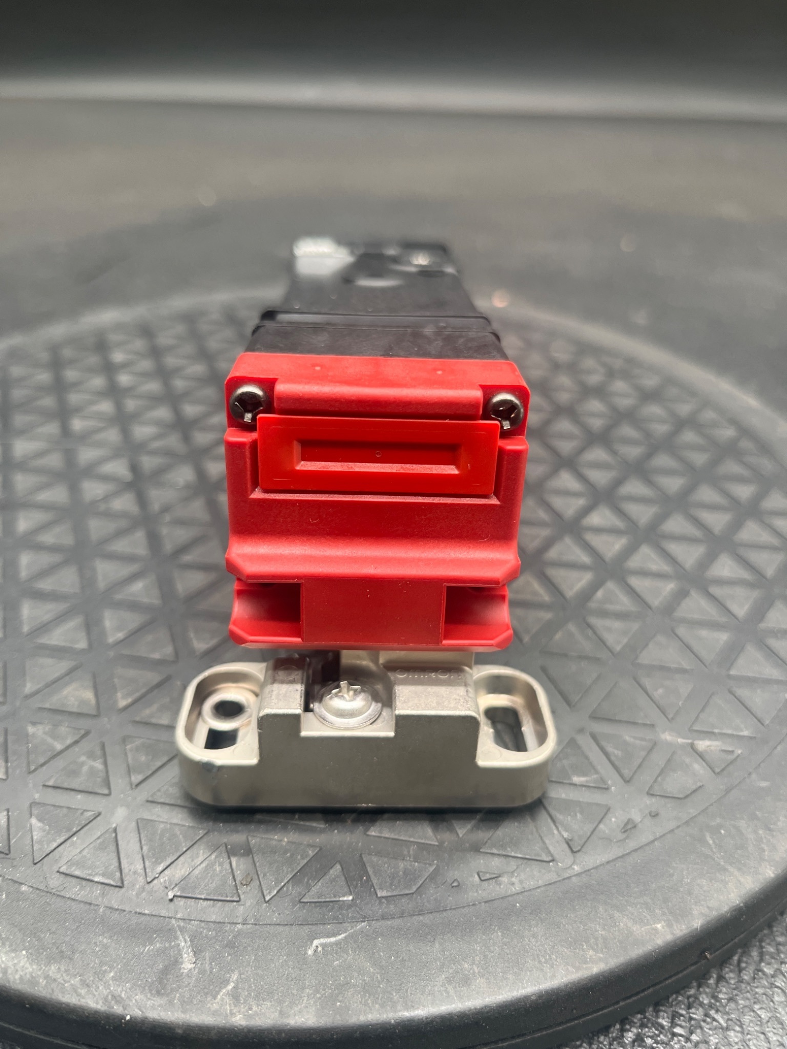 OMRON D4SL‑N4NFG‑DN Guard Lock Safety Door Switch USED 4