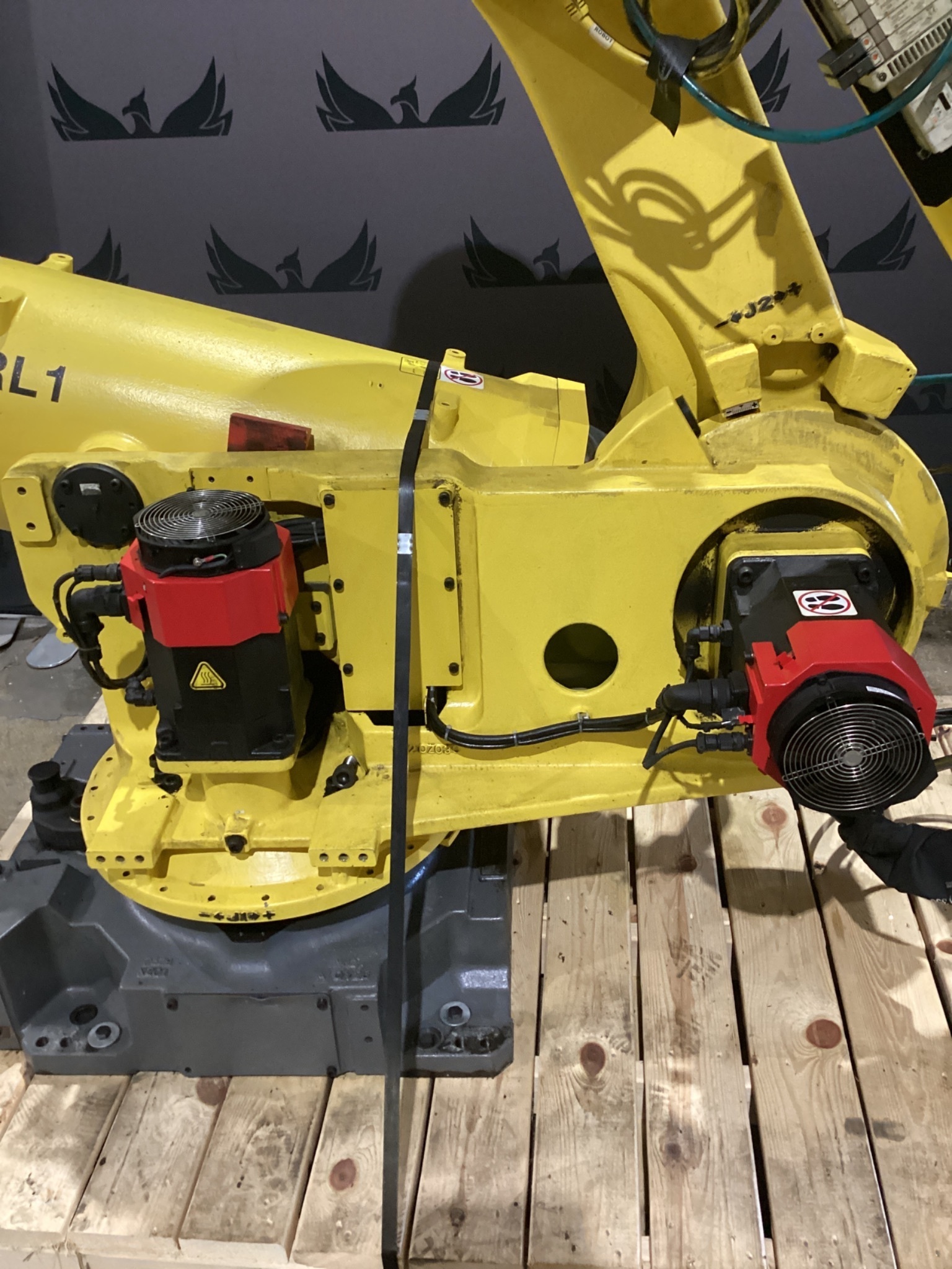 FANUC R-2000iB/100P Complete w/ R-30iA Controls USED - No Pendant 5