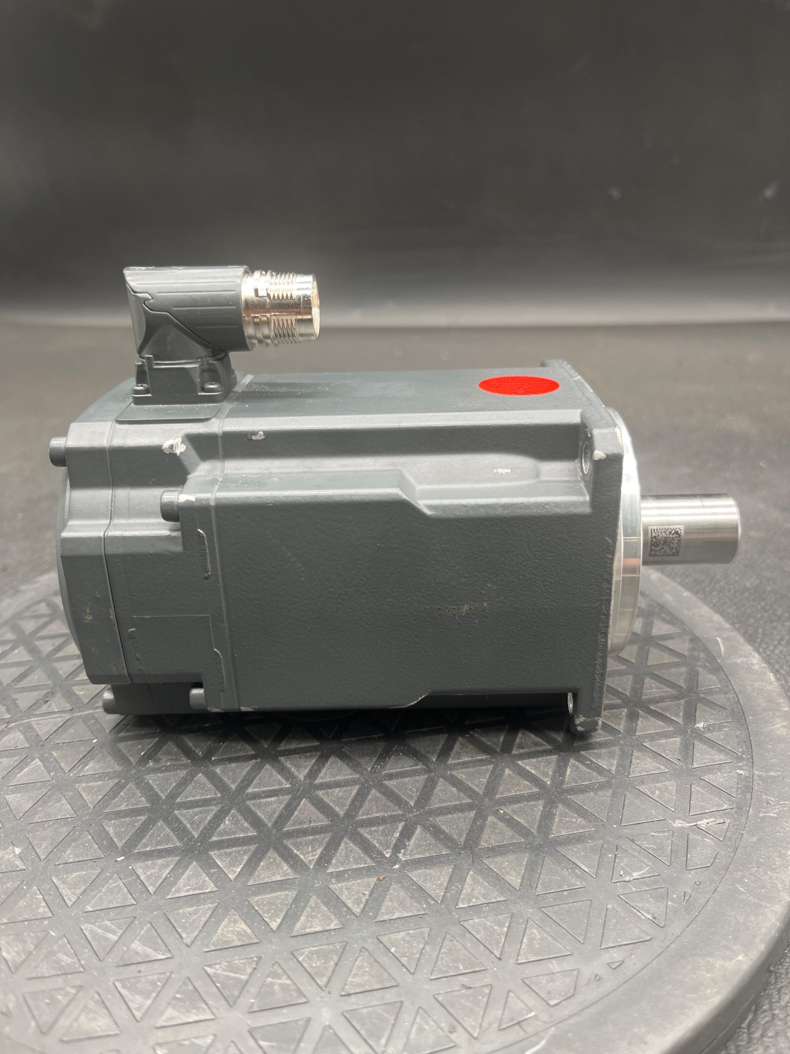SIEMENS 1FK2204‑5AF0‑1‑0SA0 SIMOTICS S Servo Motor NEW 4