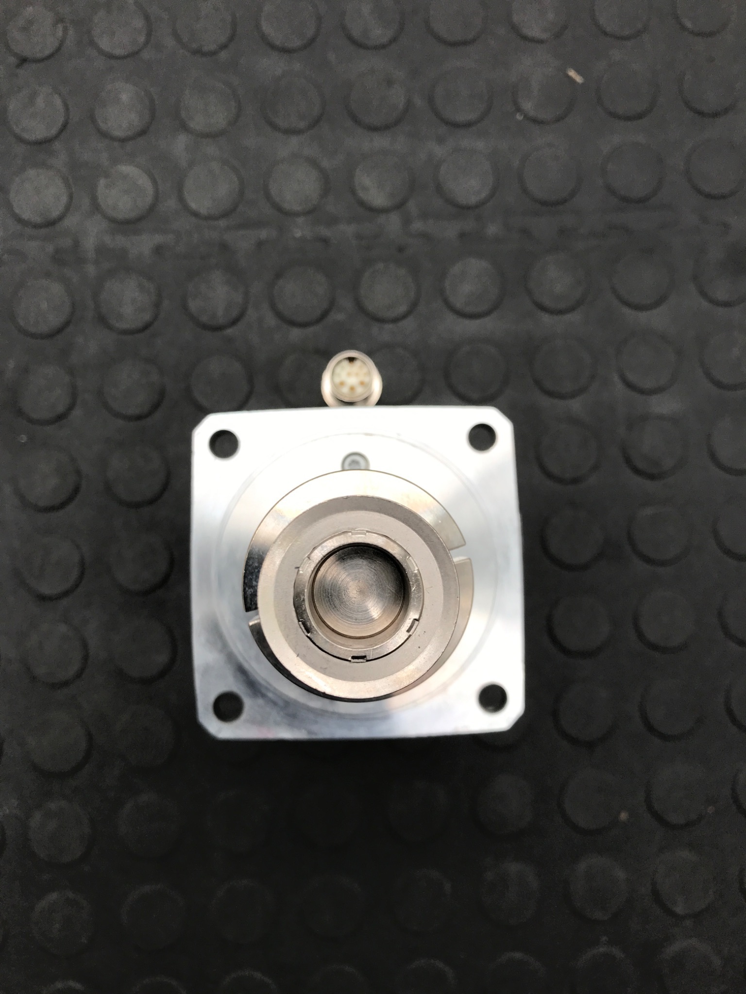 SIEMENS 1FK2204‑5AF0‑1SA0 SIMOTICS S Servo Motor NEW 2