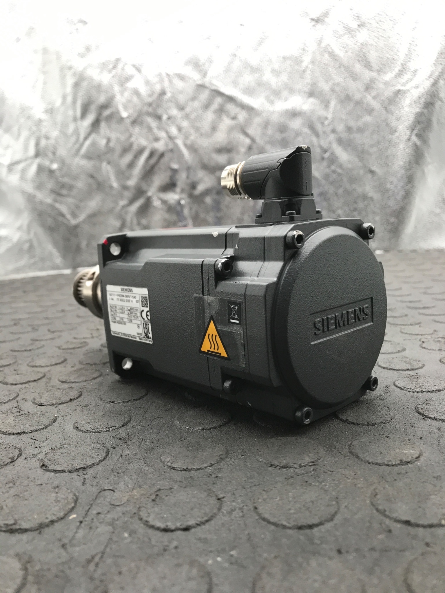 SIEMENS 1FK2204‑5AF0‑1SA0 SIMOTICS S Servo Motor NEW 4