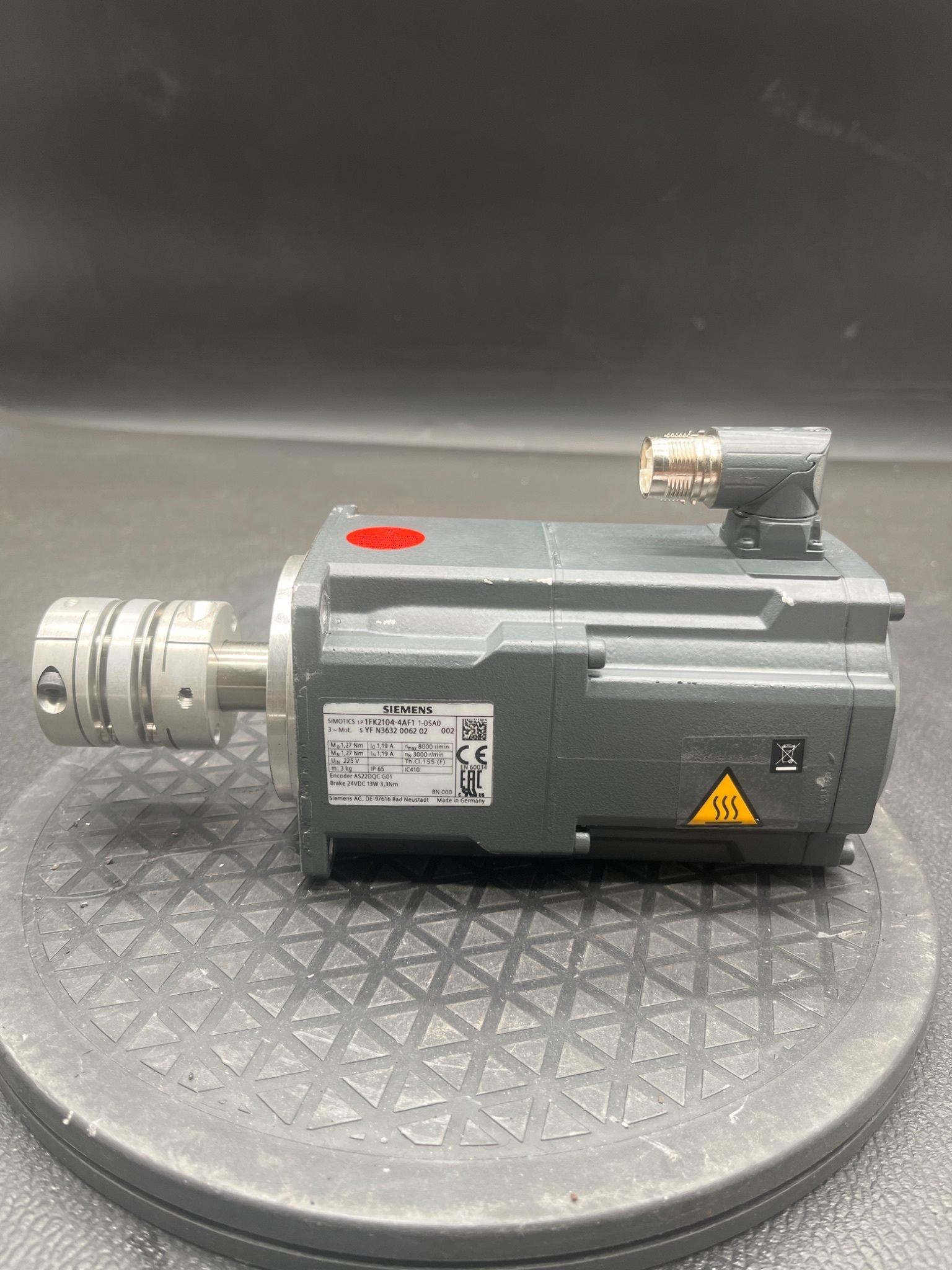 SIEMENS 1FK2204‑4AF1‑1‑0SA0 SIMOTICS S Servo Motor NEW 1