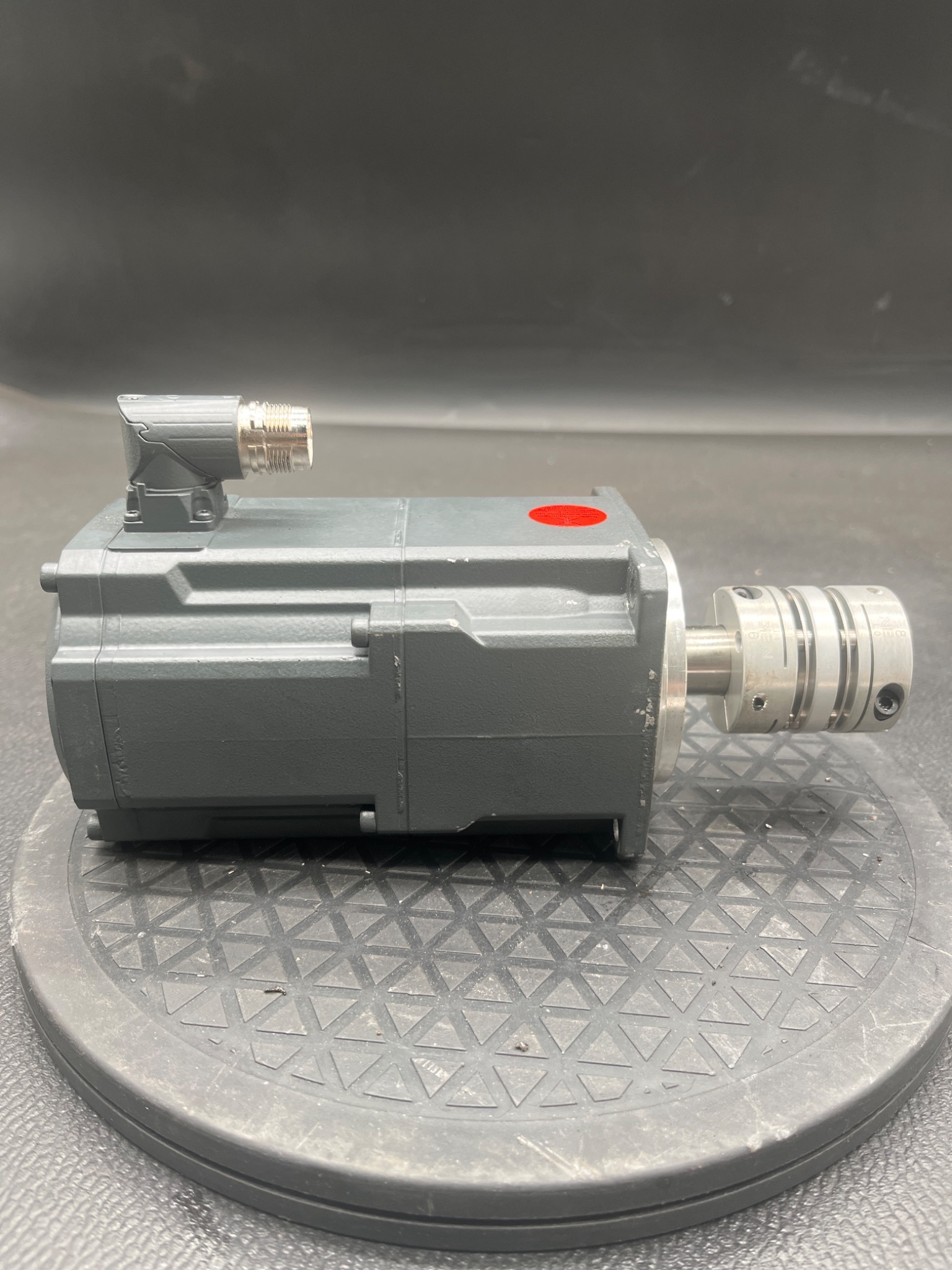 SIEMENS 1FK2204‑4AF1‑1‑0SA0 SIMOTICS S Servo Motor NEW 3