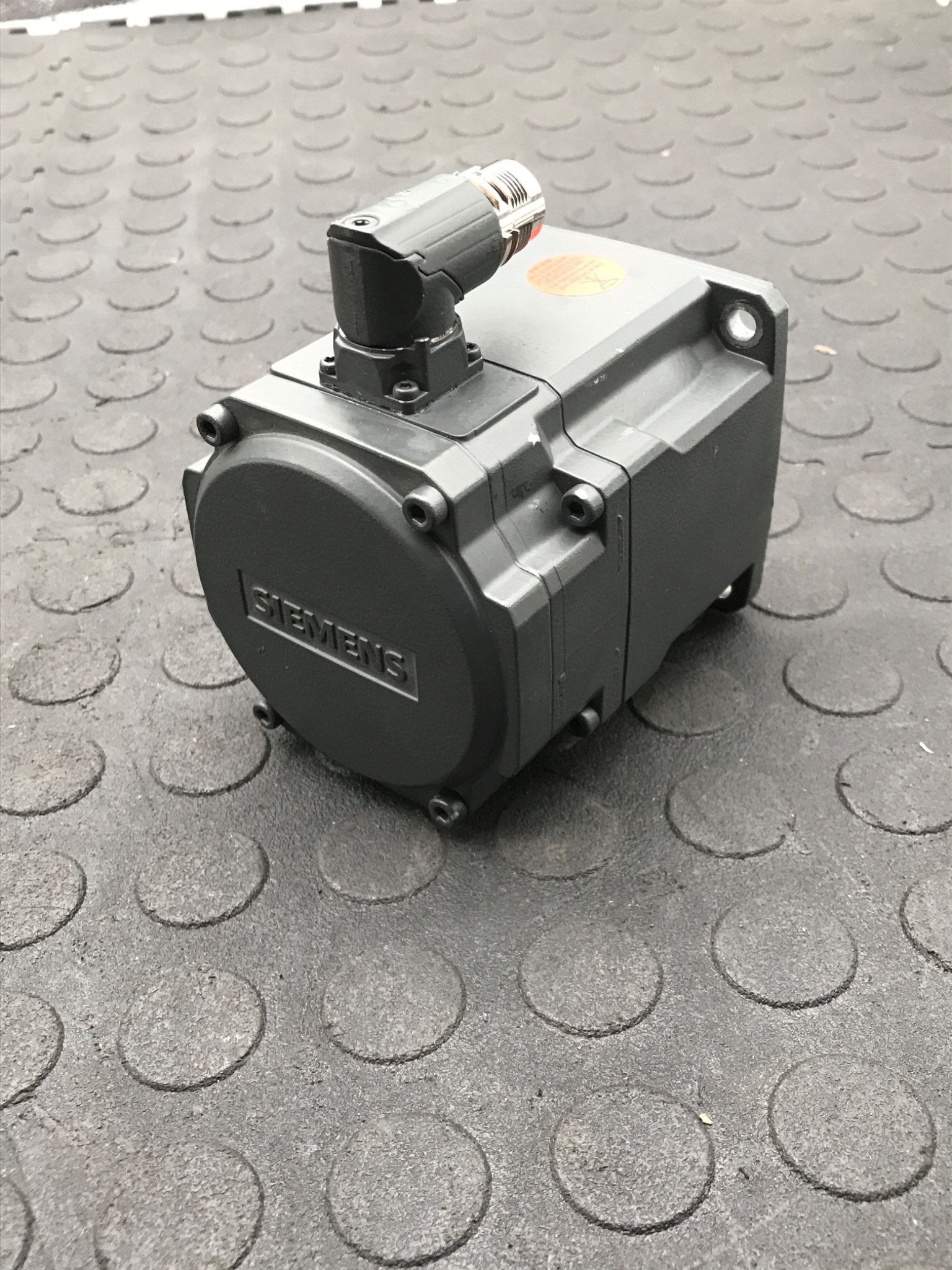 SIEMENS 1FK2104‑4AF01‑0SA0 SIMOTICS S Servo Motor NEW 3