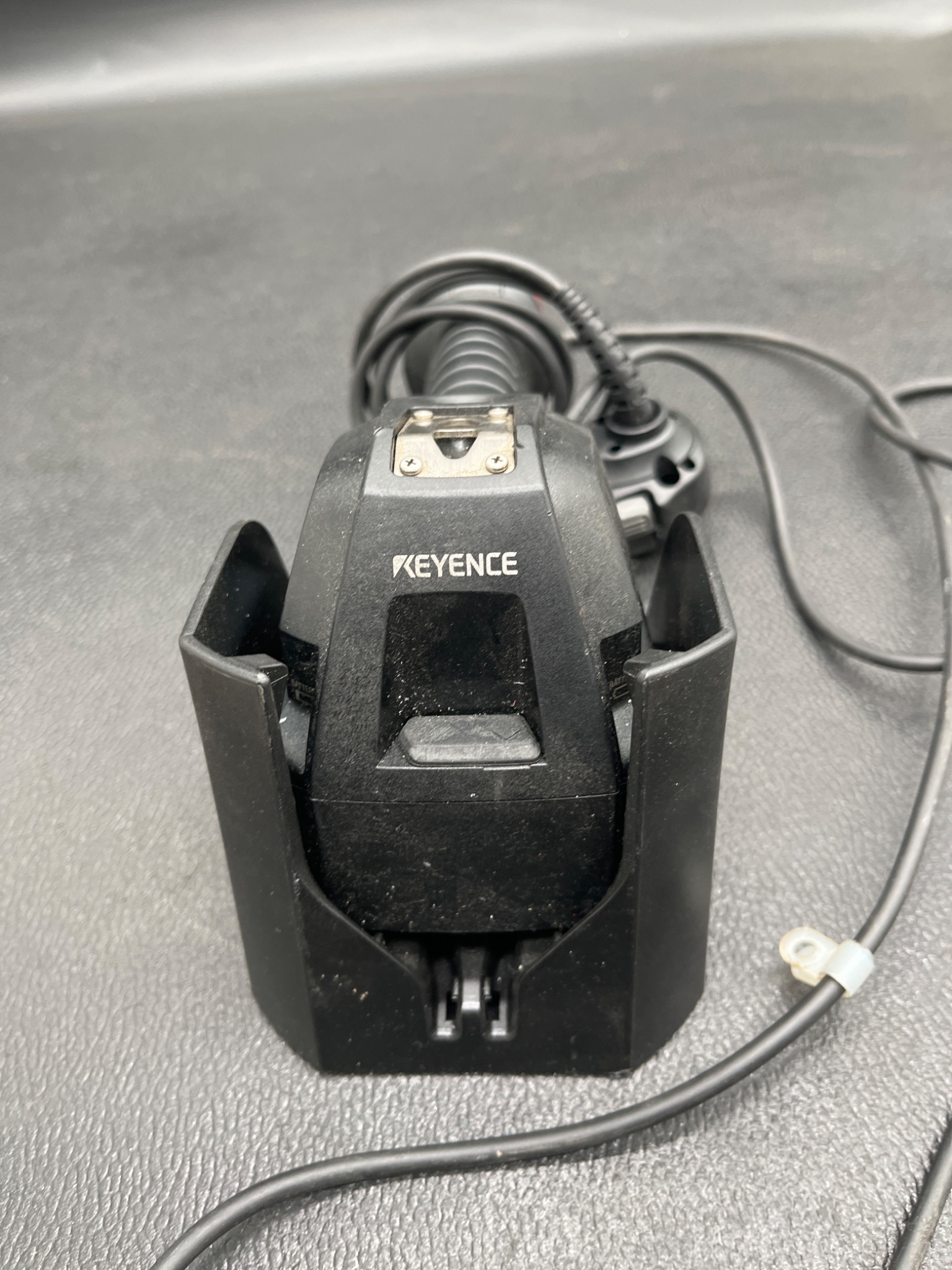 KEYENCE SR‑G100 Handheld Code Reader With Base & Power Cable USED 2