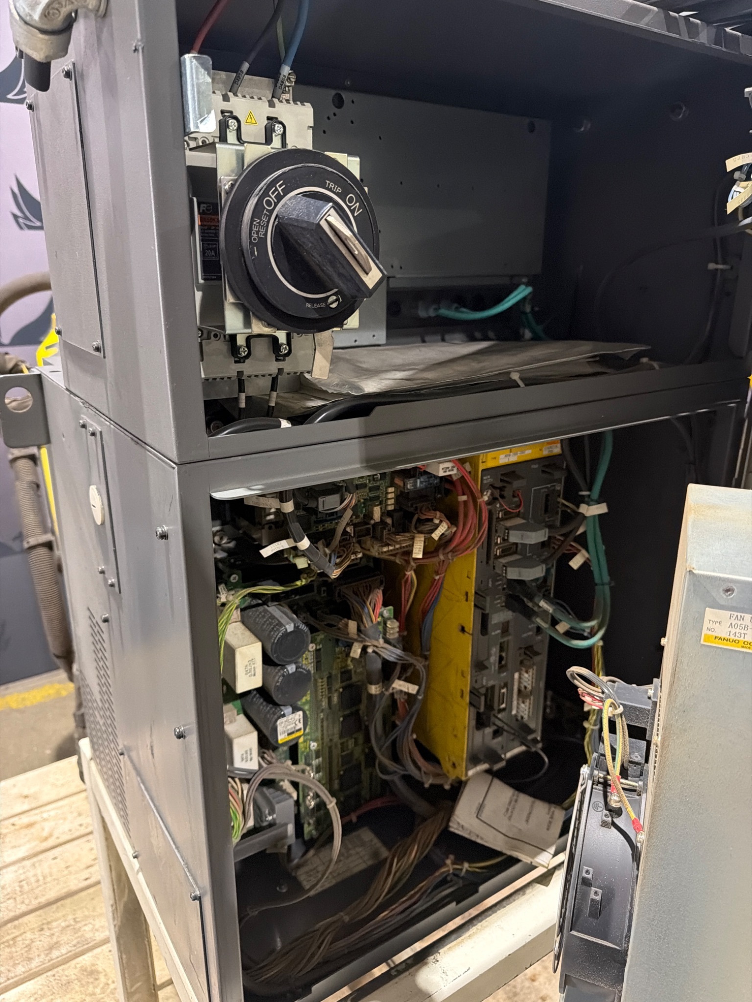 FANUC Arc Mate 120iC Robot w/ R‑30iB Controller & Fronius Welding System USED 11
