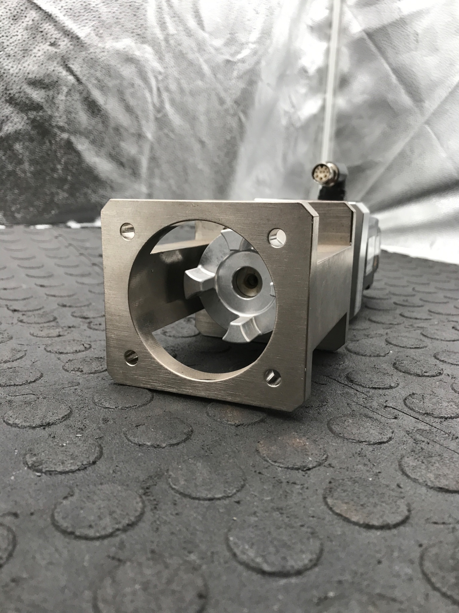 SIEMENS 1FK2104‑4AF01‑0SA0 SIMOTICS S Servo Motor w/ Sesame Gearbox NEW 0