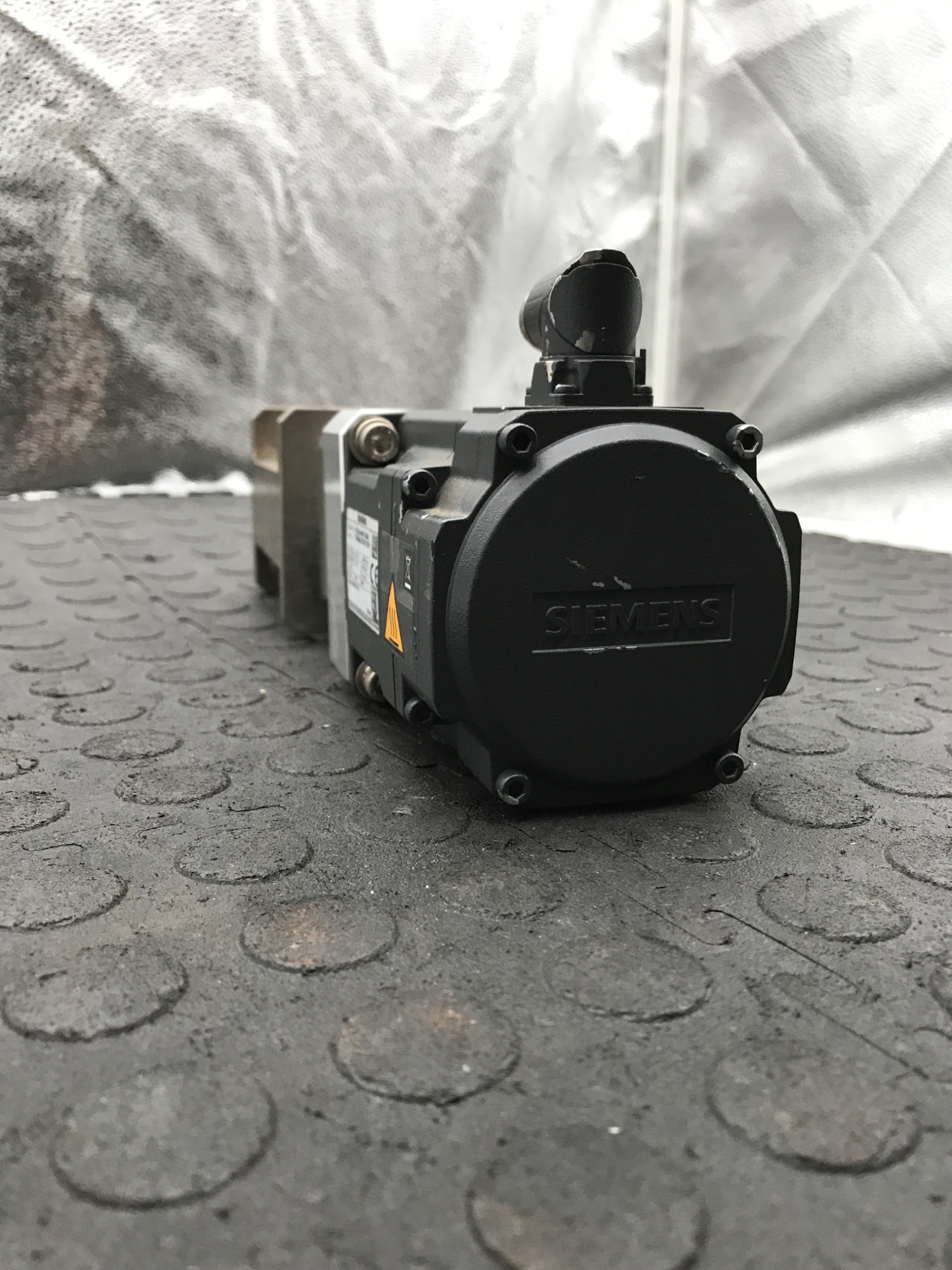 SIEMENS 1FK2104‑4AF01‑0SA0 SIMOTICS S Servo Motor w/ Sesame Gearbox NEW 3