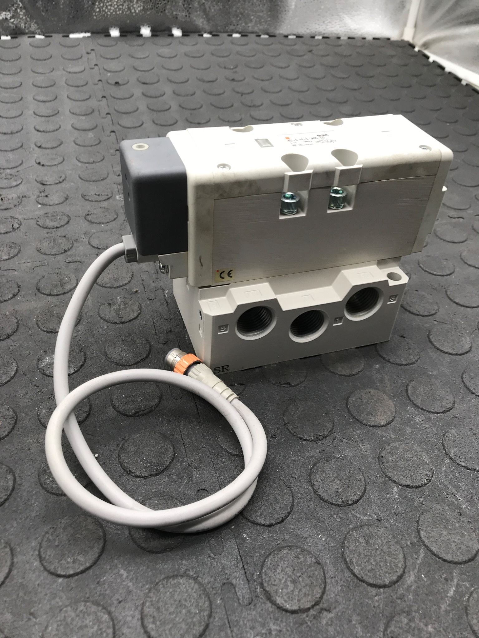 SMC VQ7‑8‑FG‑S‑3NSC‑X23 Pneumatic Solenoid Valve USED 1