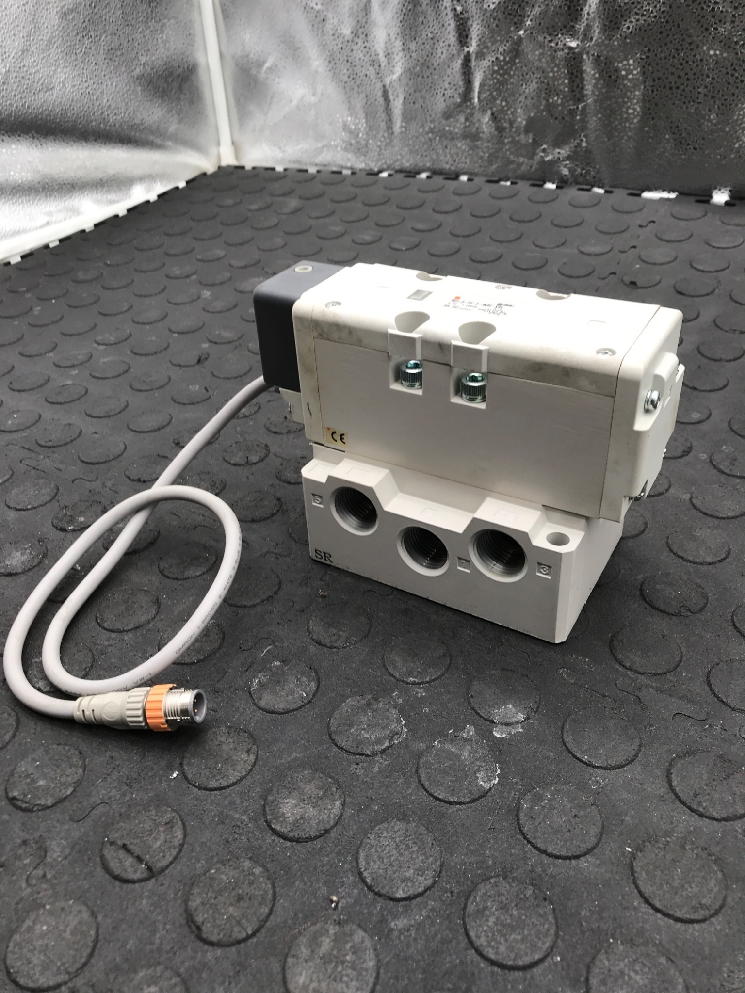 SMC VQ7‑8‑FG‑S‑3NSC‑X23 Pneumatic Solenoid Valve USED 2