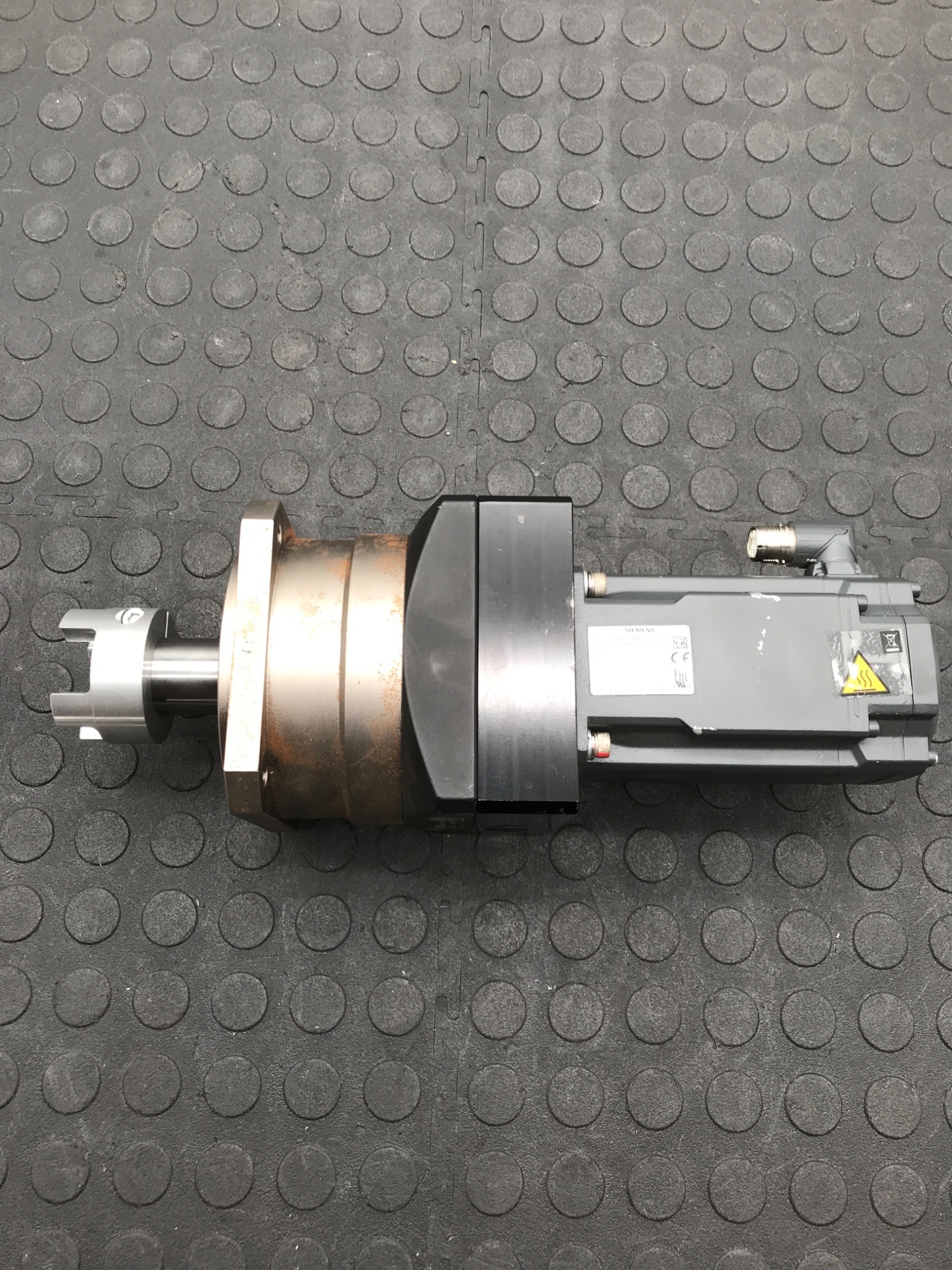 SIEMENS 1FK2204‑6AF01‑0SA0 SIMOTICS S Servo Motor w/ Sesame Gearbox USED 0