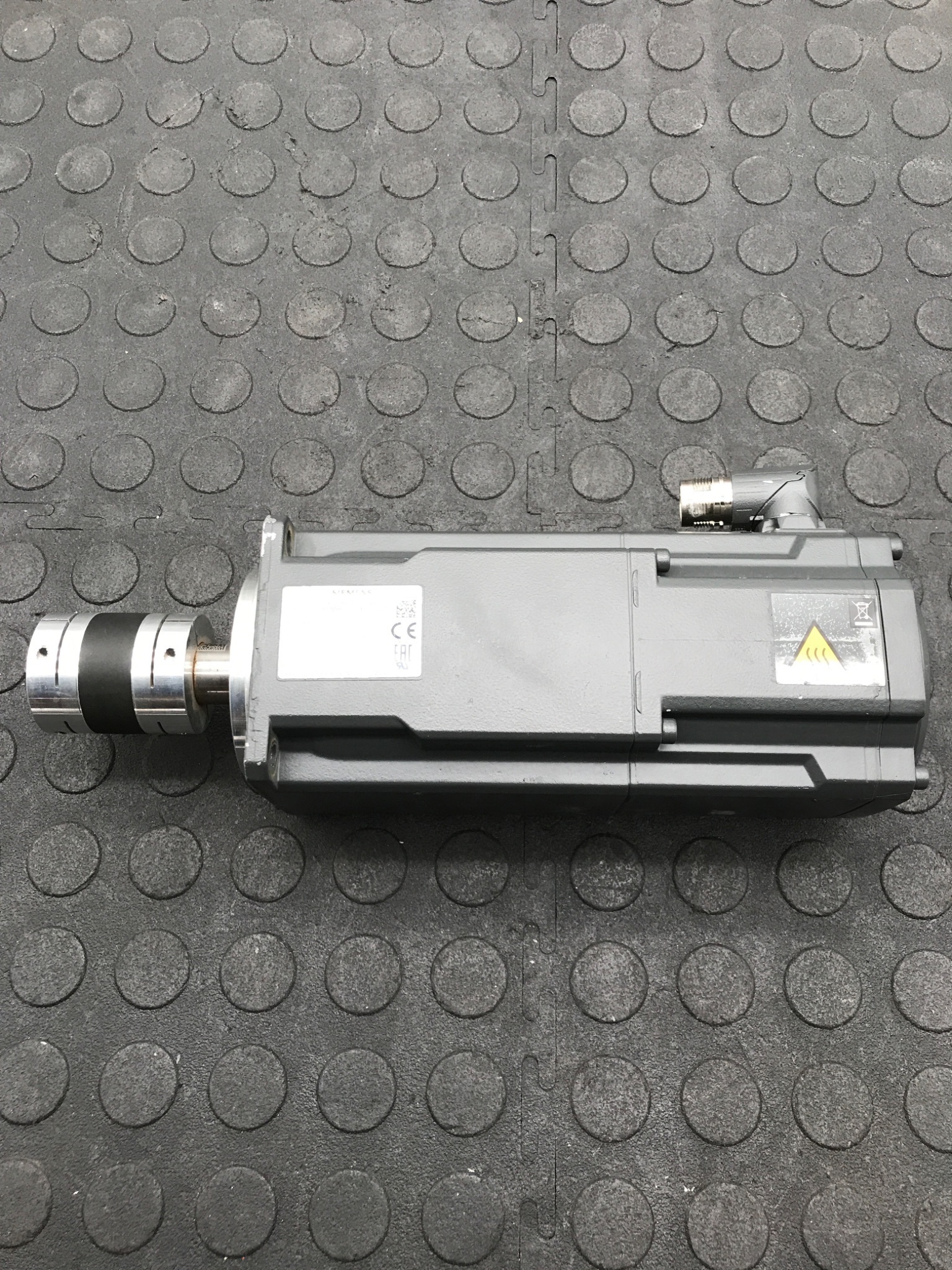 SIEMENS 1FK2204‑6AF11‑0SA0 SIMOTICS S Servo Motor USED 1