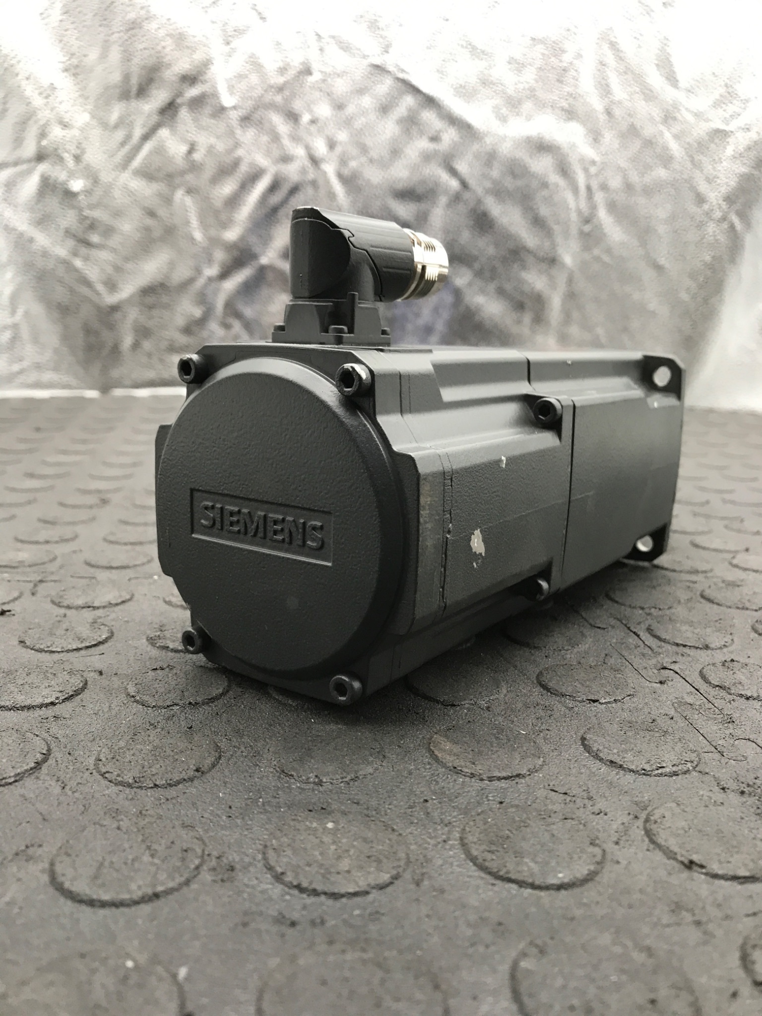 SIEMENS 1FK2204‑6AF11‑0SA0 SIMOTICS S Servo Motor USED 4