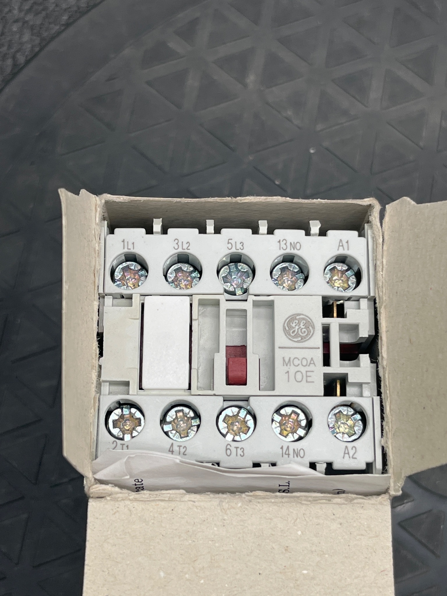 GENERAL ELECTRIC MC0A310AT Contactor NEW 4