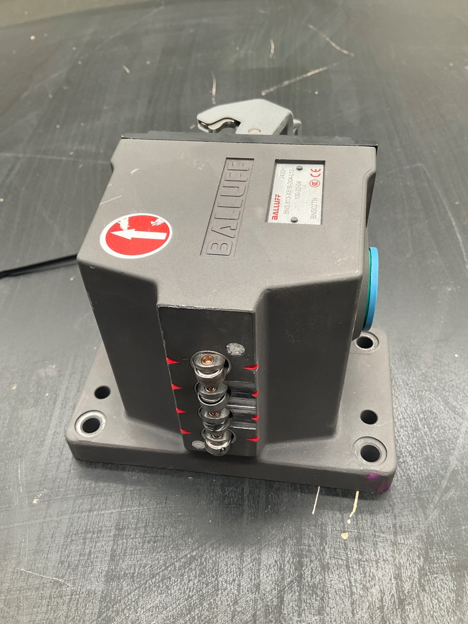 Balluff BNS 813-X518-D04-L12-100-22-04 Mechanical Limit Switch USED 4