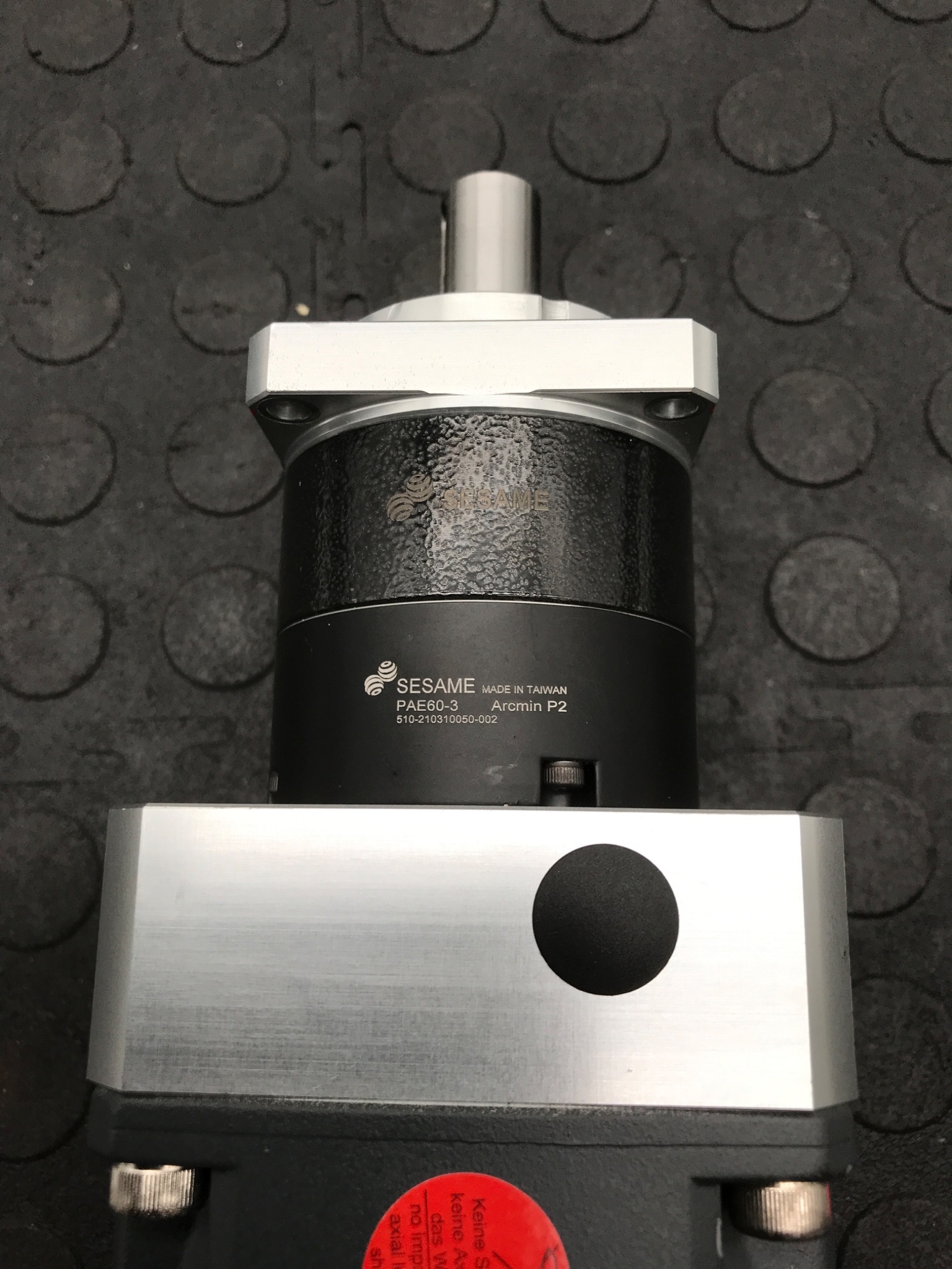 SIEMENS 1FK2104‑5AF10‑0SA0 SIMOTICS S Servo Motor w/ Sesame Gearbox USED 3