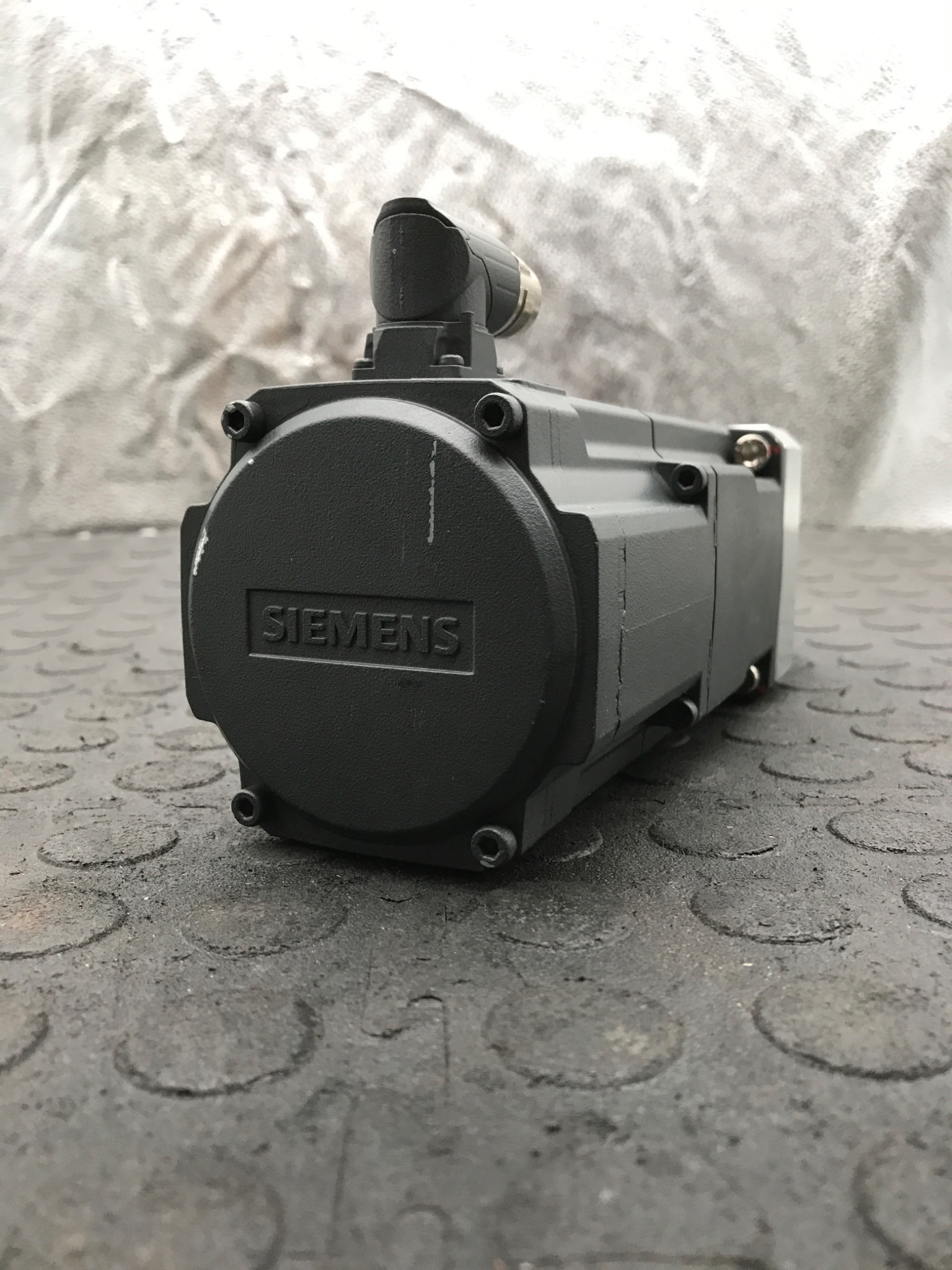 SIEMENS 1FK2104‑5AF10‑0SA0 SIMOTICS S Servo Motor w/ Sesame Gearbox USED 4