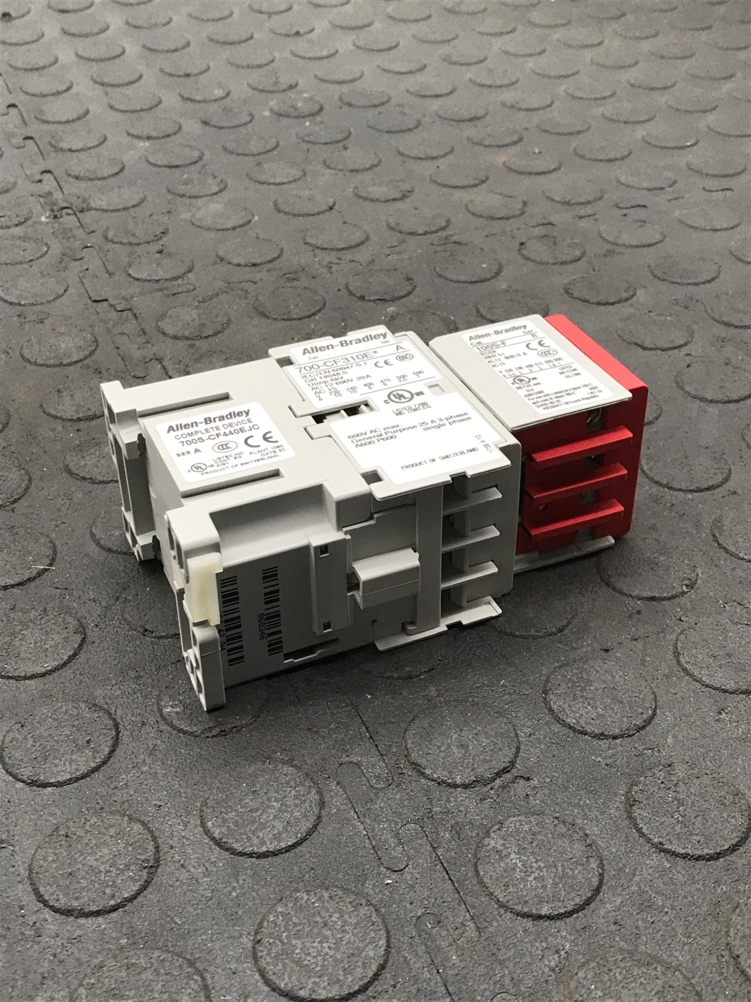 Allen‑Bradley 700S‑CF440EJC Guardmaster Safety Contactor USED 1