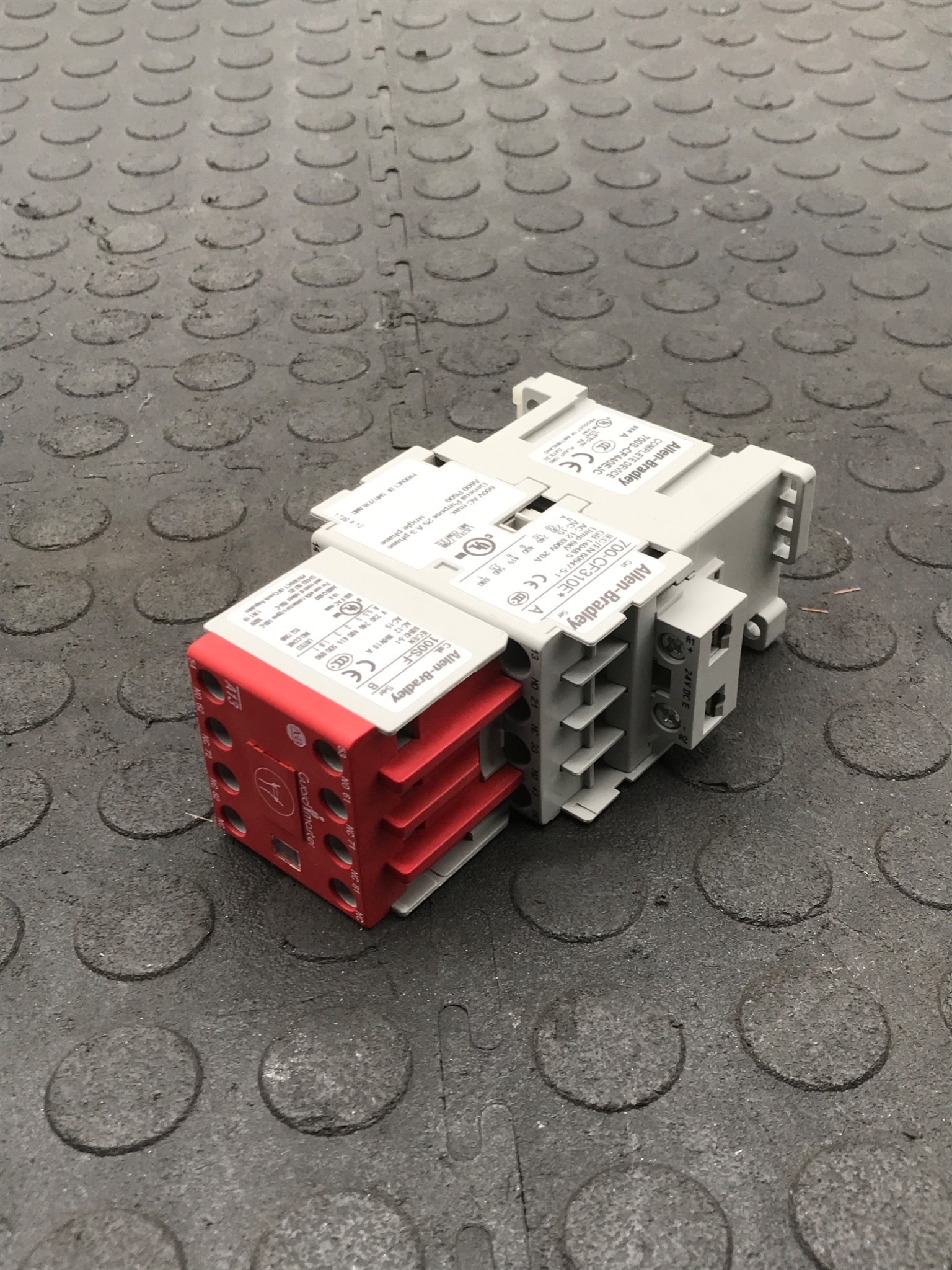 Allen‑Bradley 700S‑CF440EJC Guardmaster Safety Contactor USED 2
