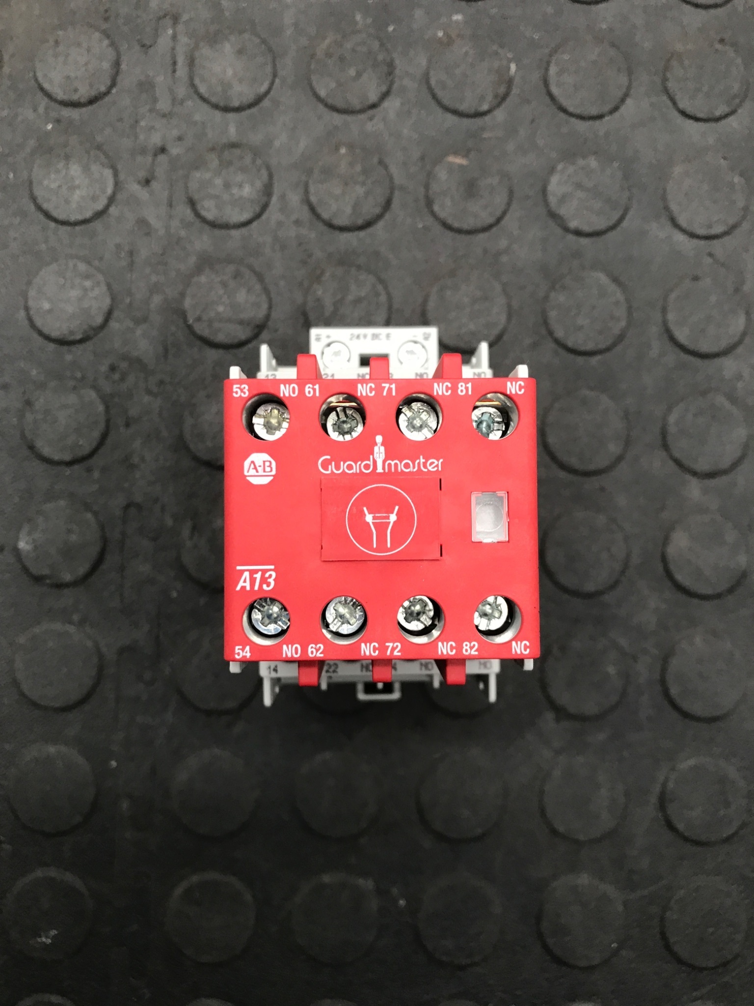 Allen‑Bradley 700S‑CF440EJC Guardmaster Safety Contactor USED 3