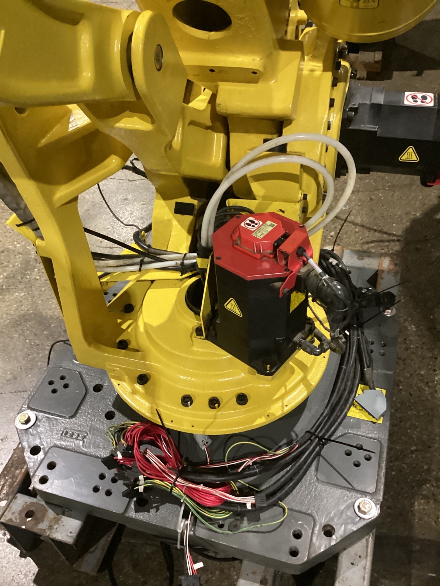 FANUC M-410iB/160 Complete w/ R-J3iB Controls USED 6