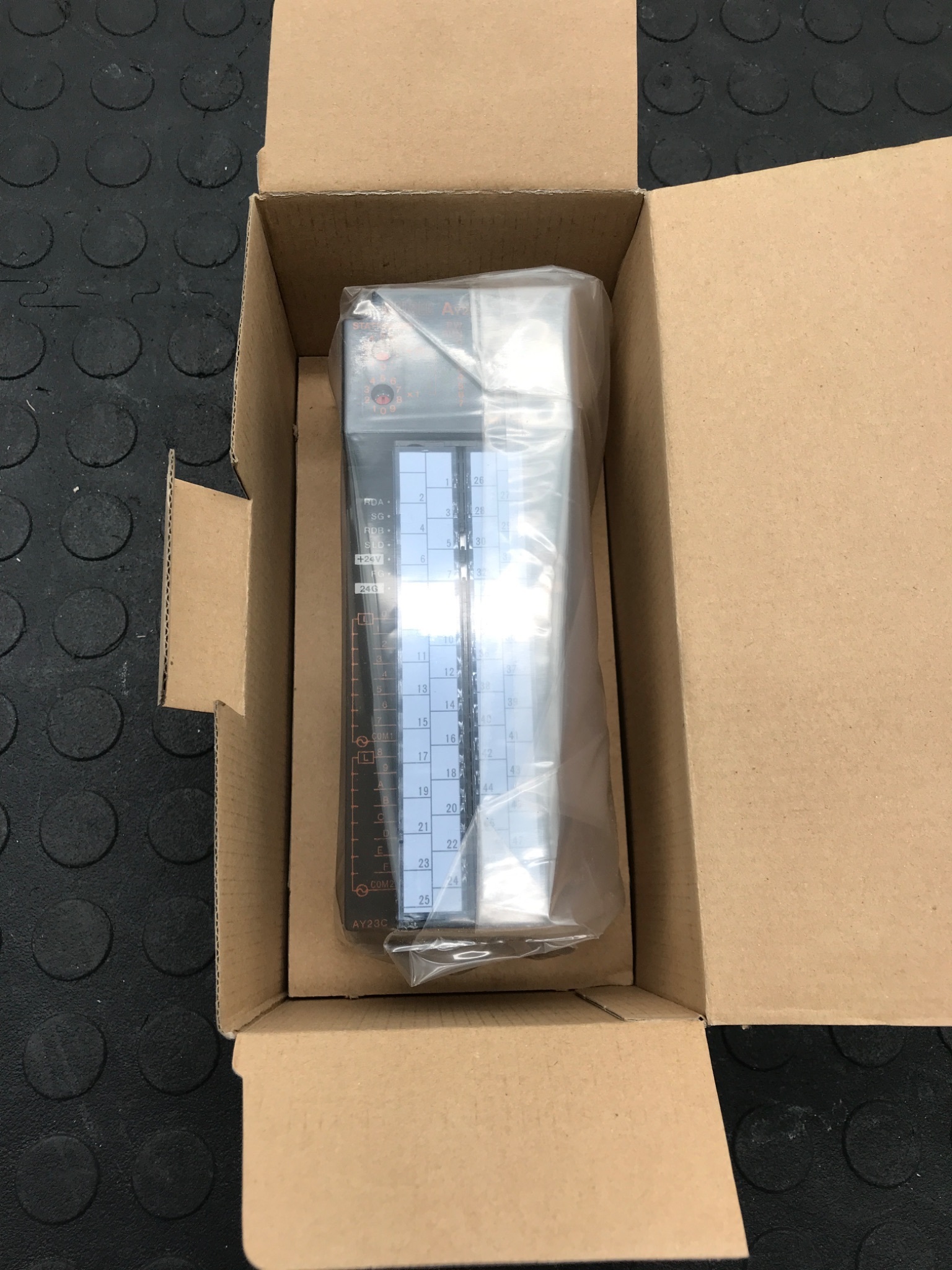 MITSUBISHI ELECTRIC AY23C MELSEC Output Module NEW 2