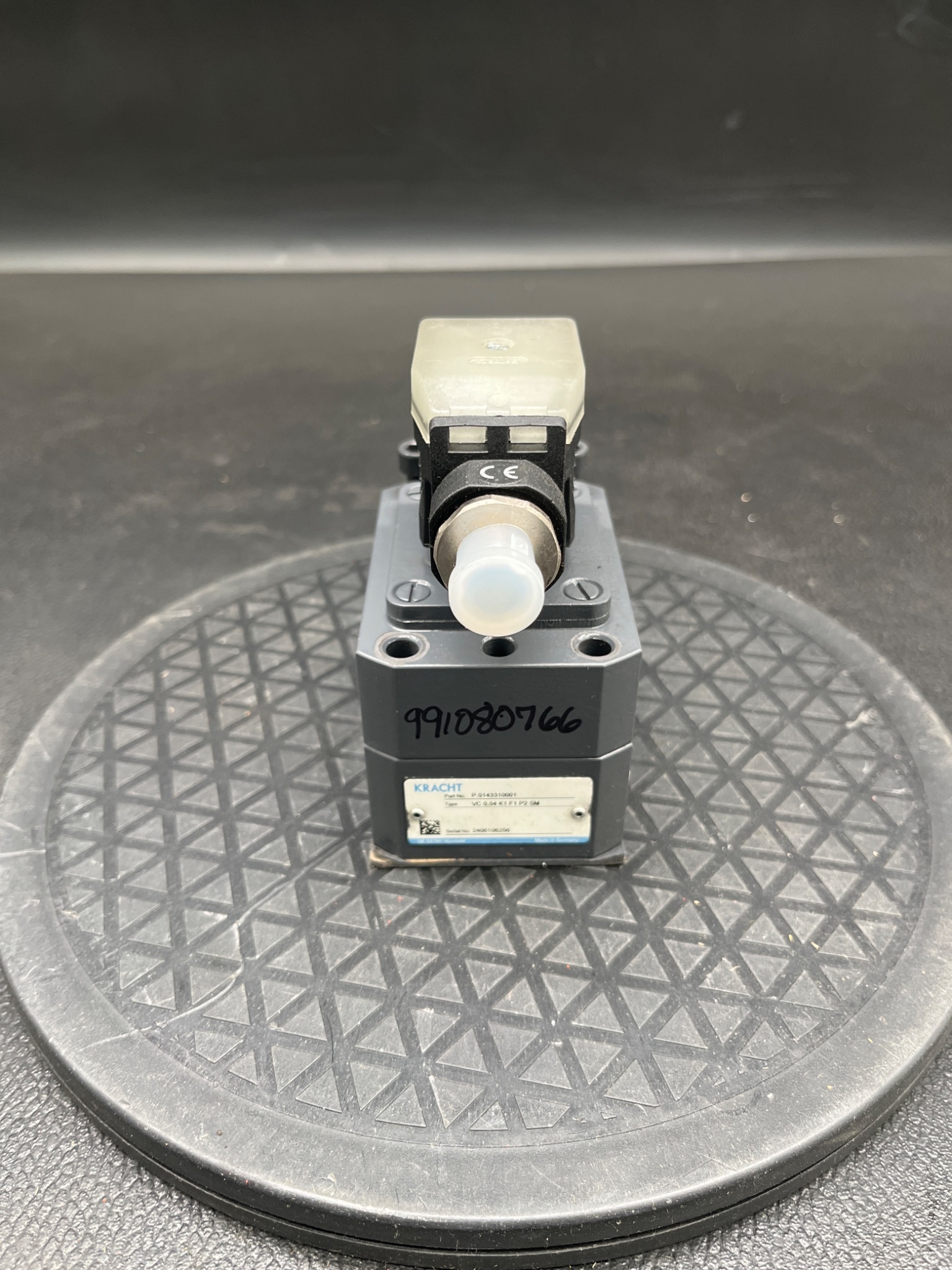 KRACHT P.0143310001 VC 0.04 K1 F1 P2 SM Gear Type Flow Meter USED 0