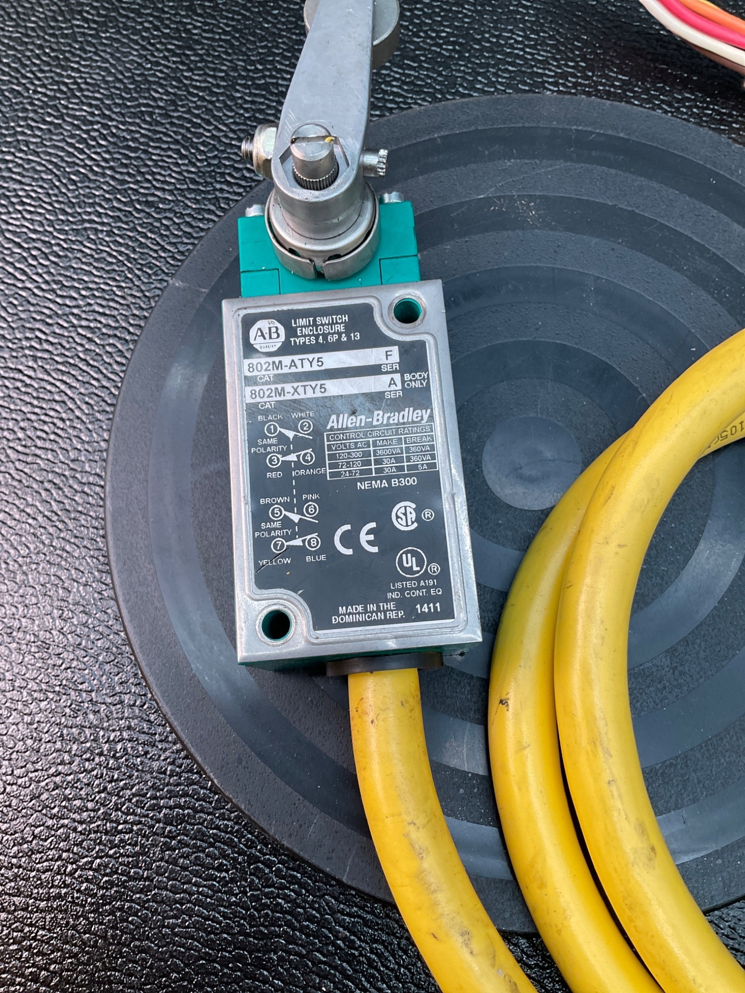 ALLEN‑BRADLEY 802M‑ATY5 Limit Switch USED 0