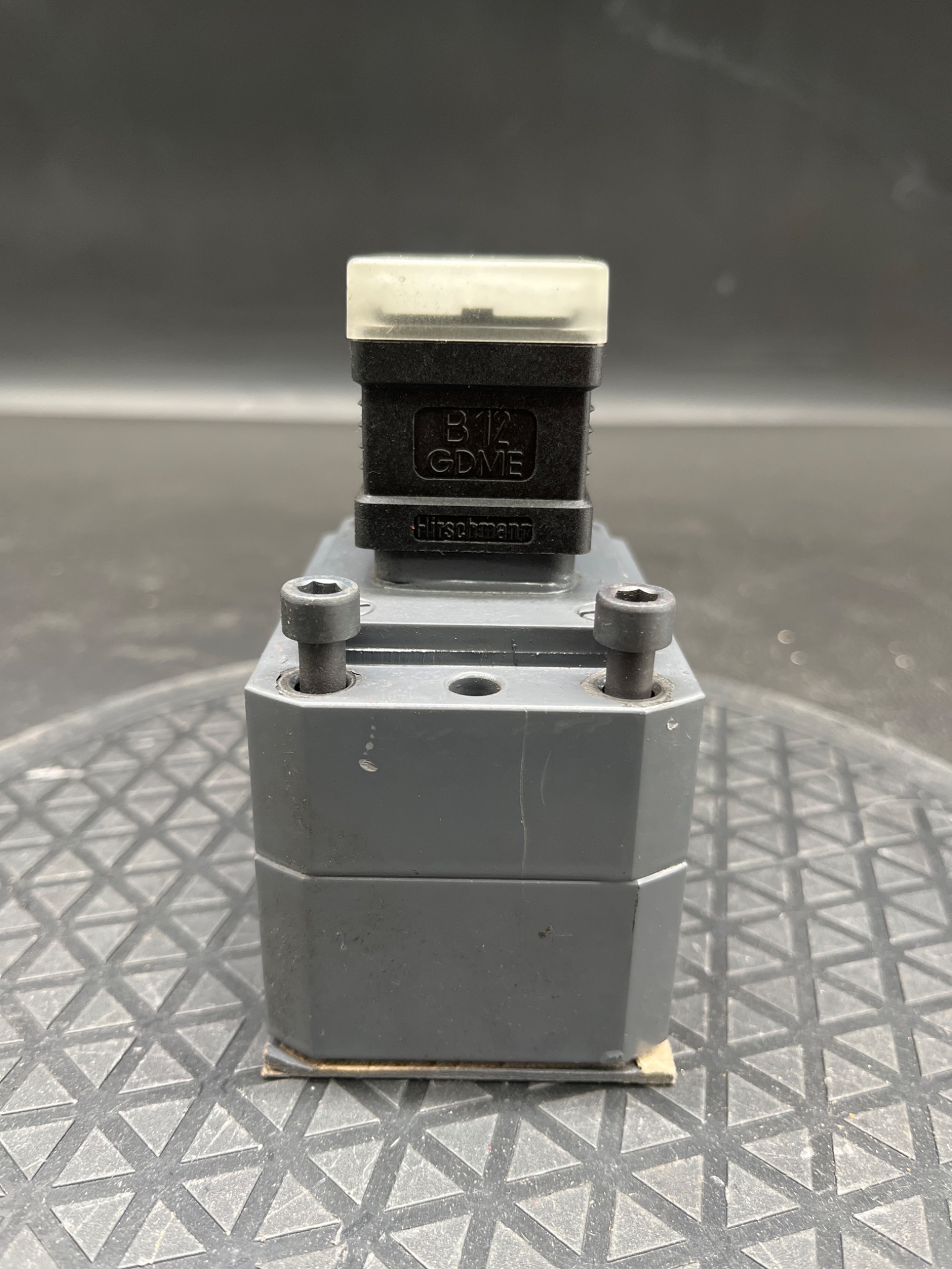 KRACHT P.0143310001 VC 0.04 K1 F1 P2 SM Gear Type Flow Meter USED 2