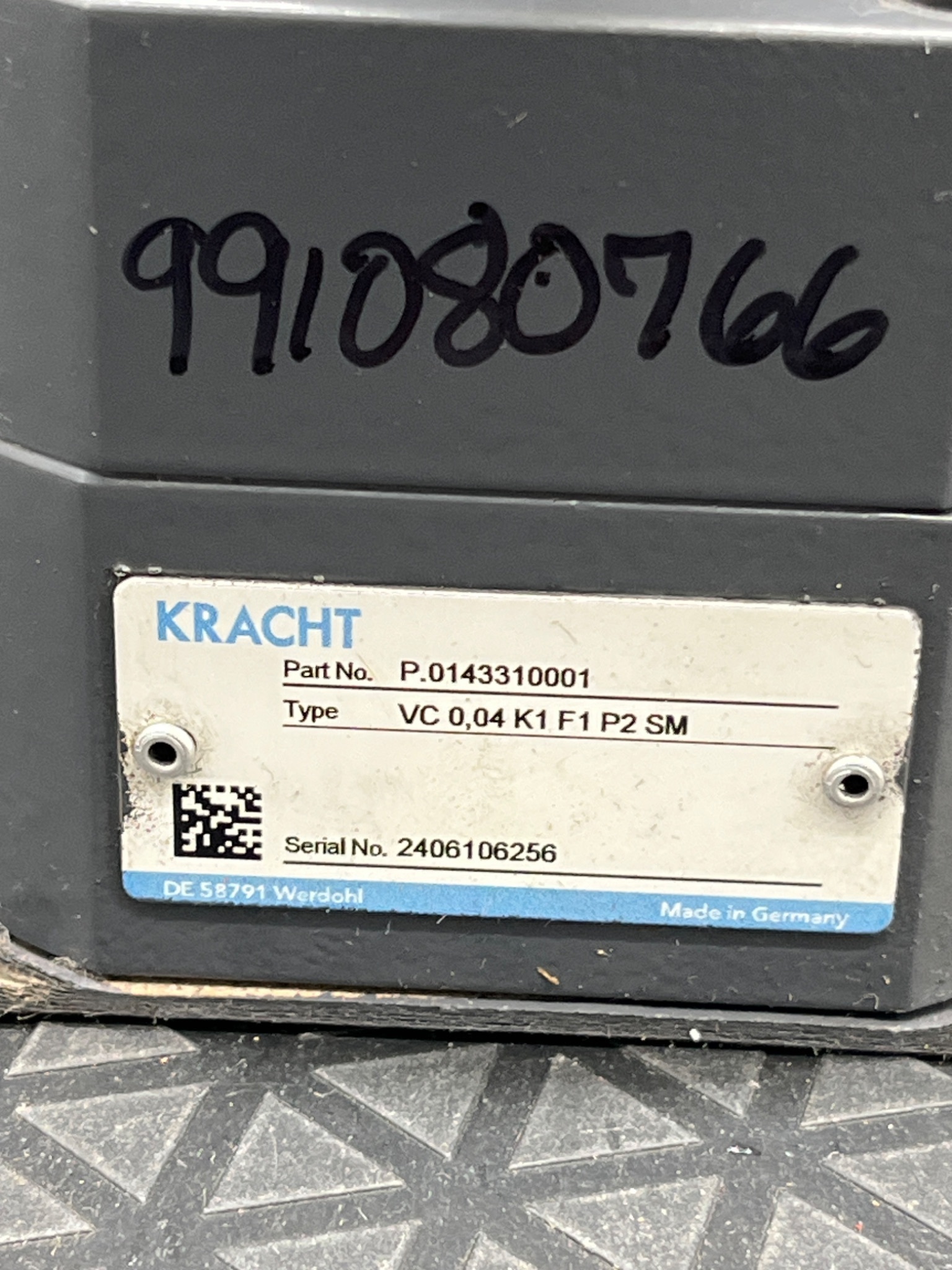 KRACHT P.0143310001 VC 0.04 K1 F1 P2 SM Gear Type Flow Meter USED 4