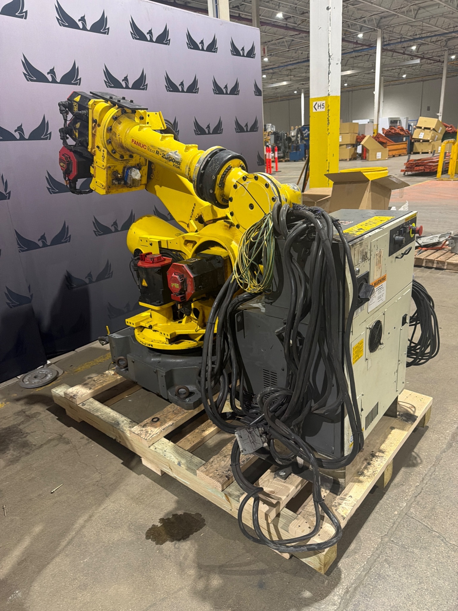 FANUC R‑2000iB/210F Robot Complete w/ R‑30iB Controller USED 1
