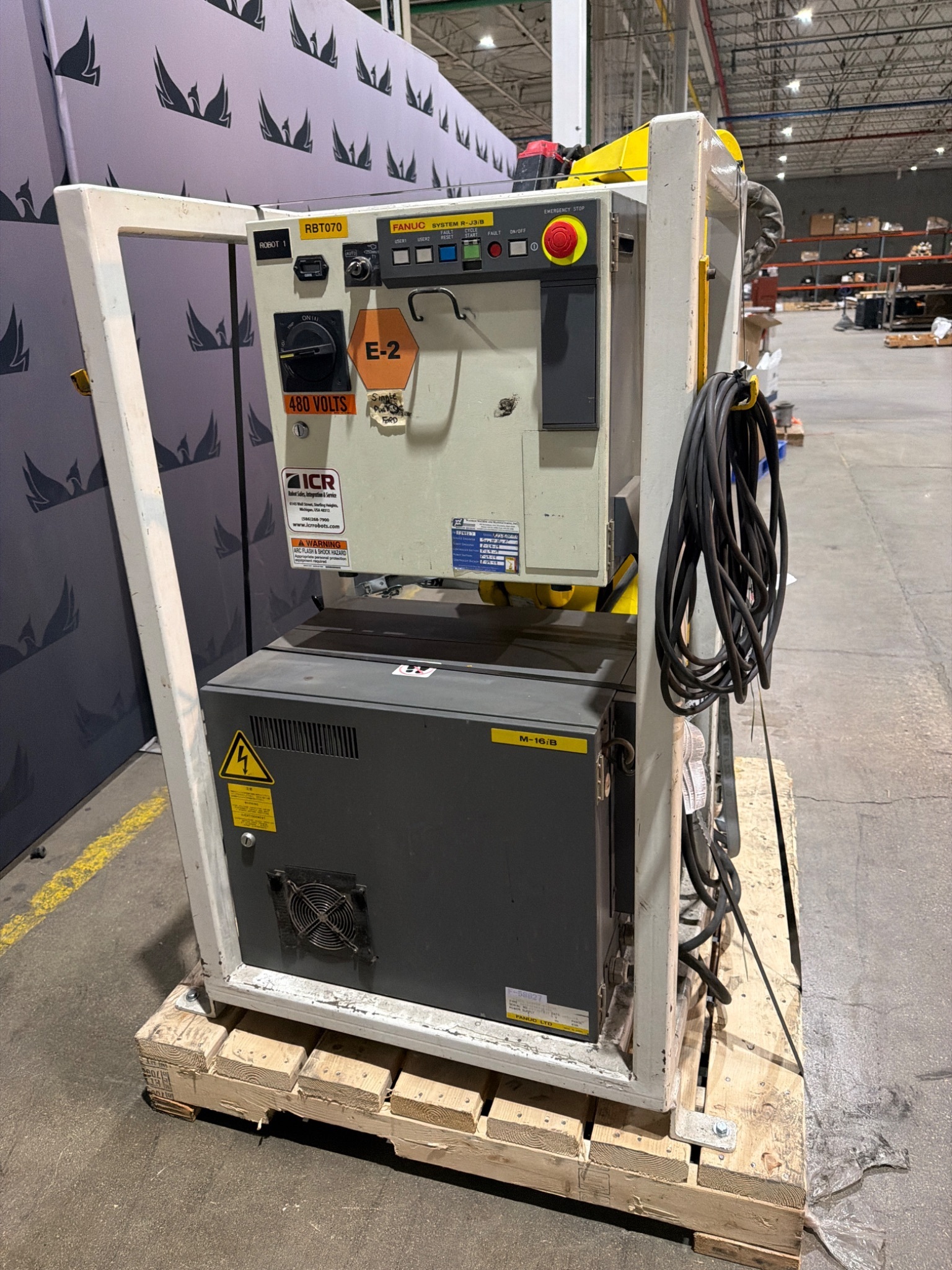 FANUC M‑16iB/20 Complete w/ R‑J3iB Controller USED 1