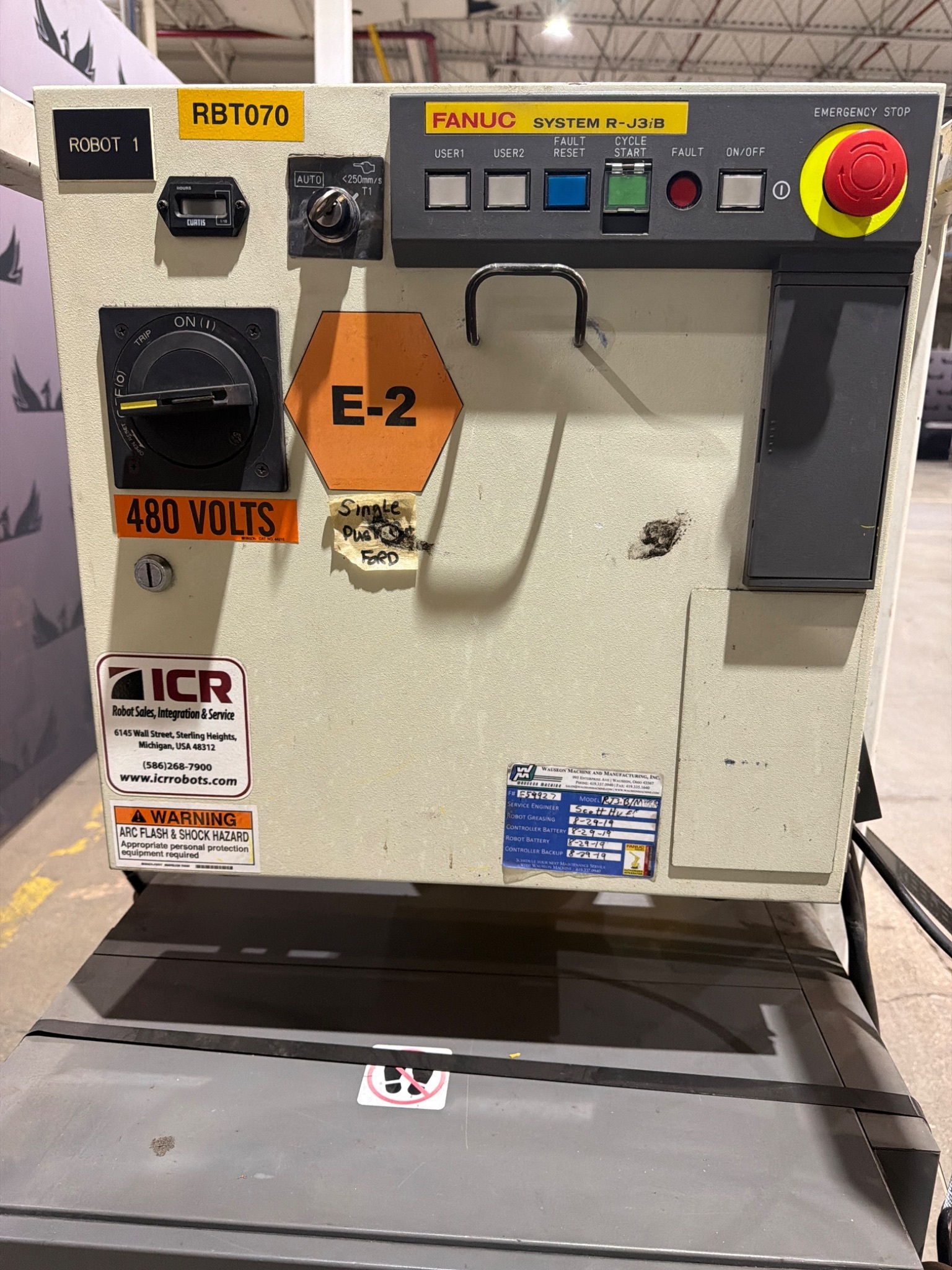 FANUC M‑16iB/20 Complete w/ R‑J3iB Controller USED 17