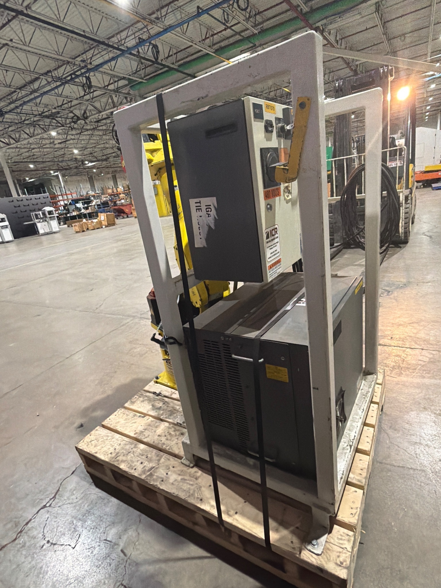 FANUC M‑16iB/20 Complete w/ R‑J3iB Controller USED 19