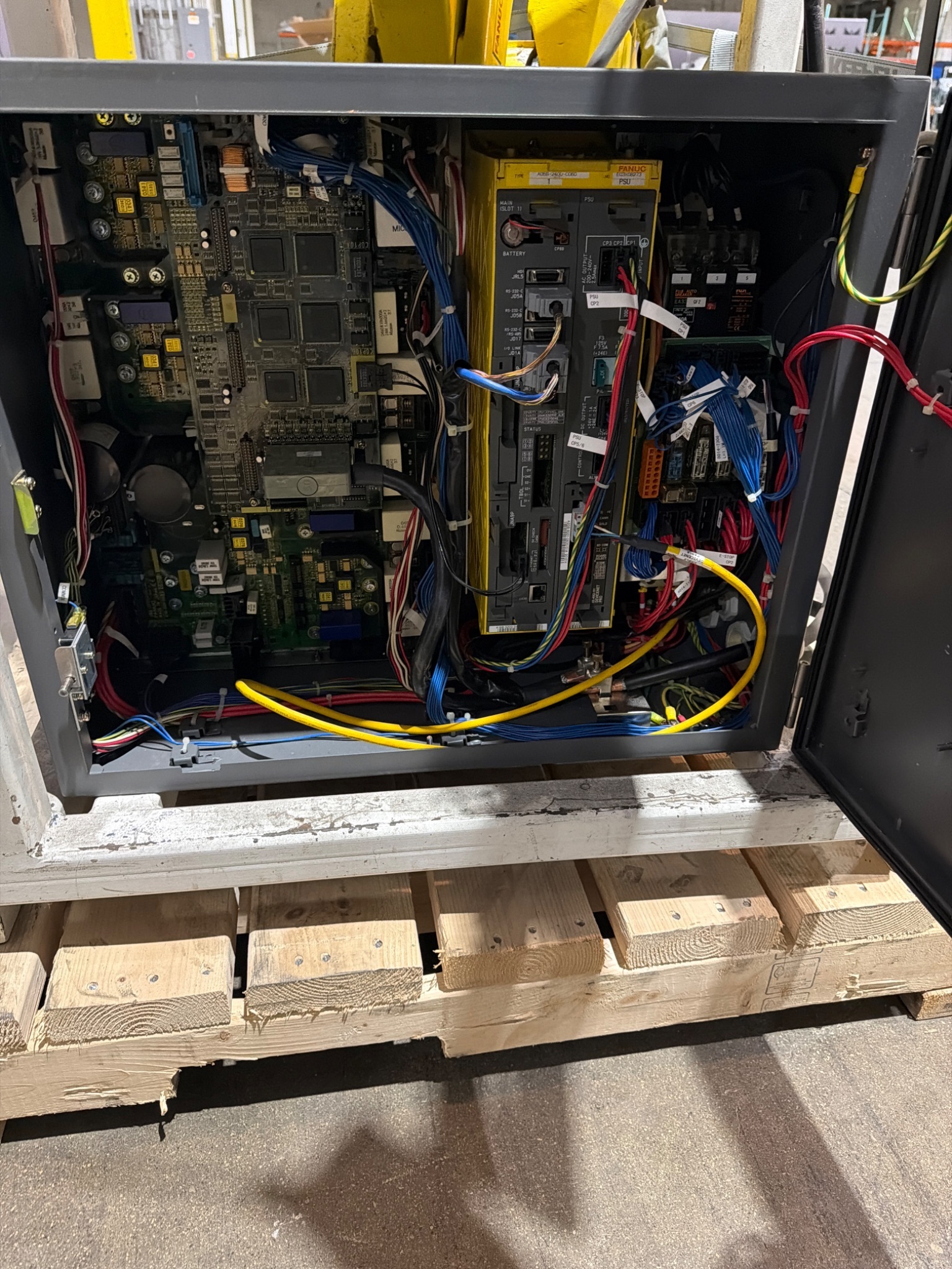 FANUC M‑16iB/20 Complete w/ R‑J3iB Controller USED 23