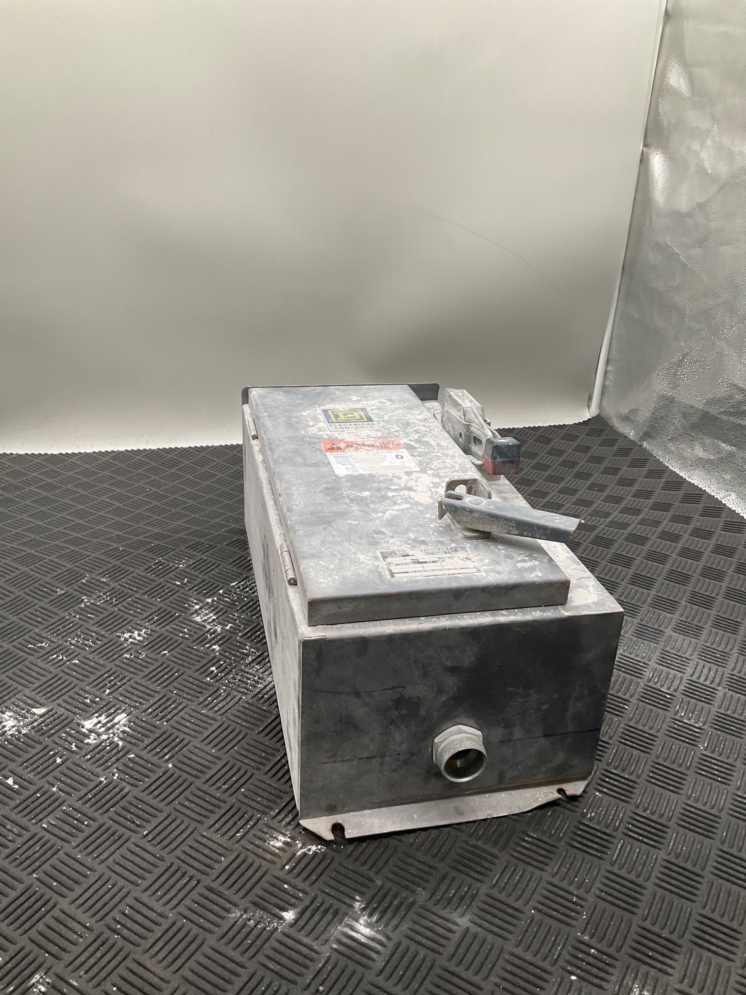 SQUARE D 8539‑BA12 MOTOR STARTER ASSEMBLY IN ENCLOSURE; USED 6