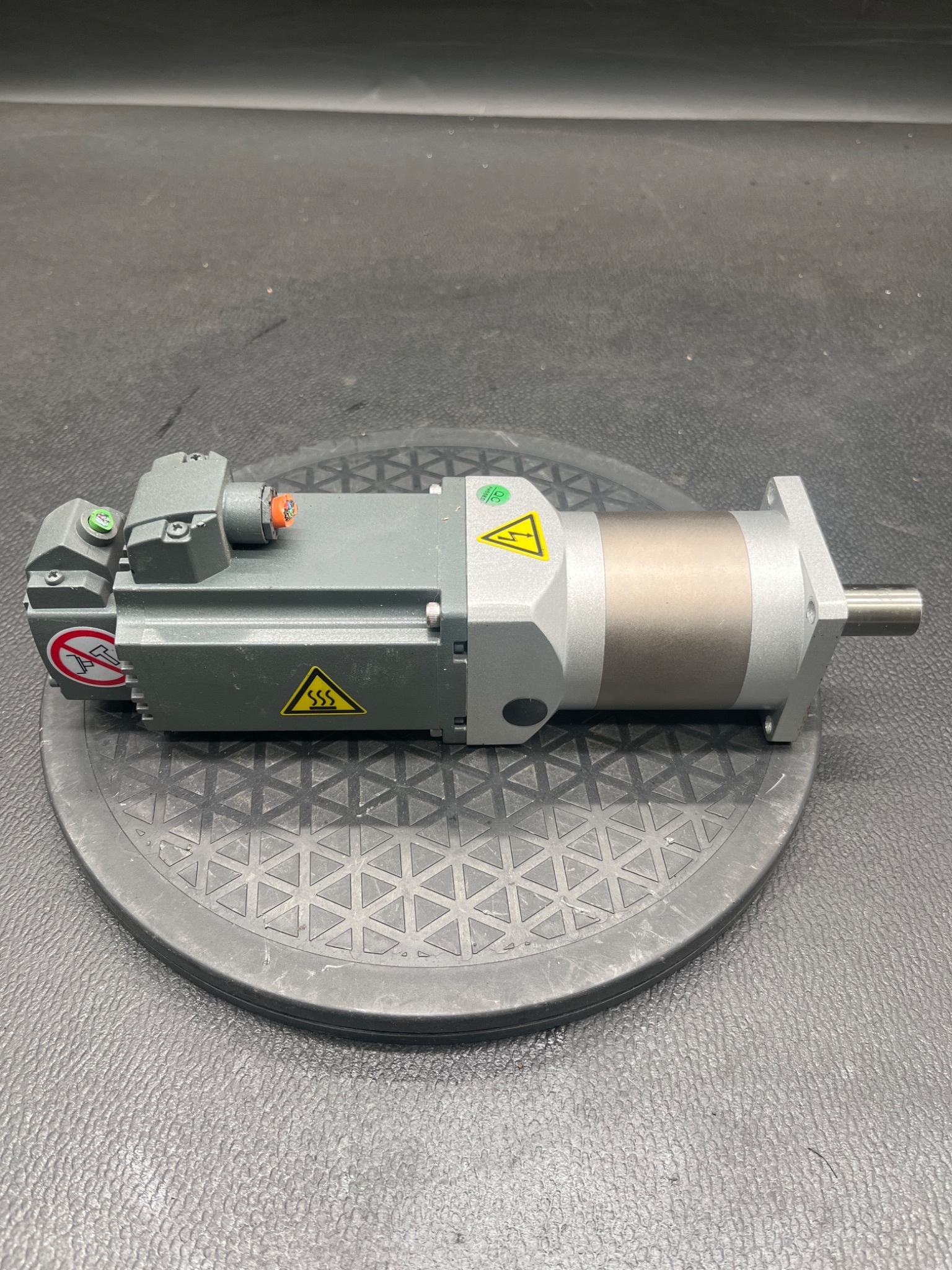 SIEMENS 1FL6034‑2AF21‑1AA1 SIMOTICS S Servo Motor USED 4