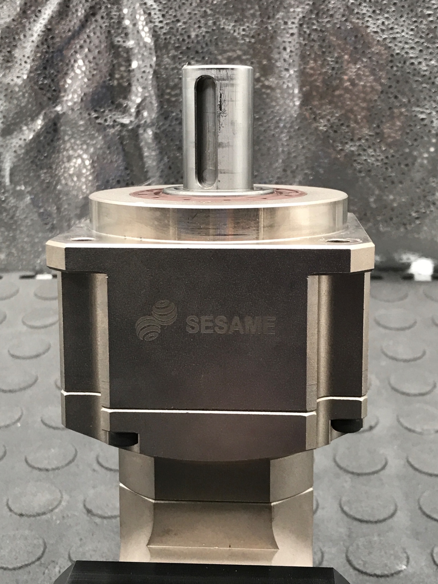 SIEMENS 1FK2204‑5AF01‑0SA0 SIMOTICS S Servo Motor w/ Sesame Gearbox USED 2