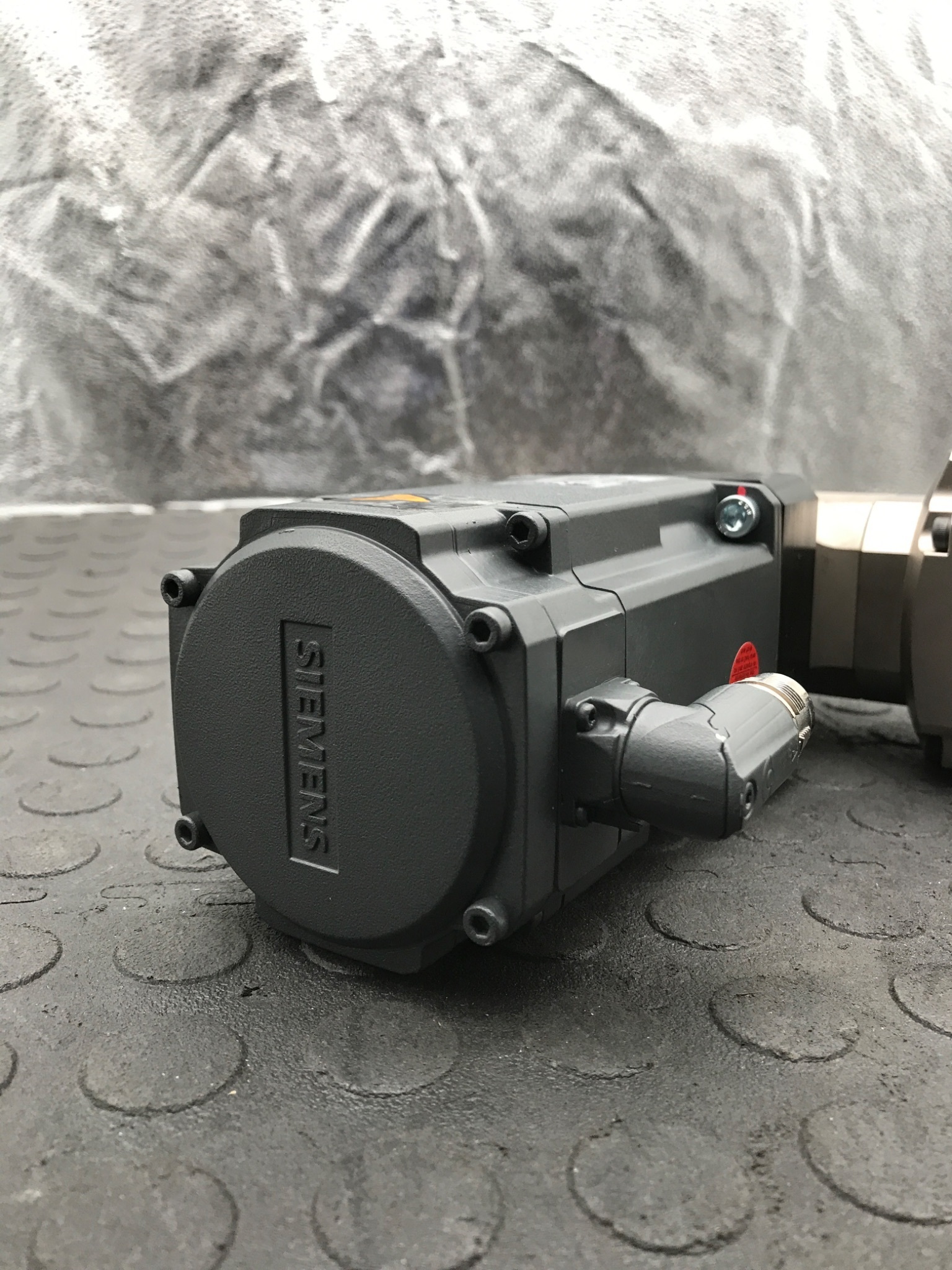 SIEMENS 1FK2204‑5AF01‑0SA0 SIMOTICS S Servo Motor w/ Sesame Gearbox USED 6