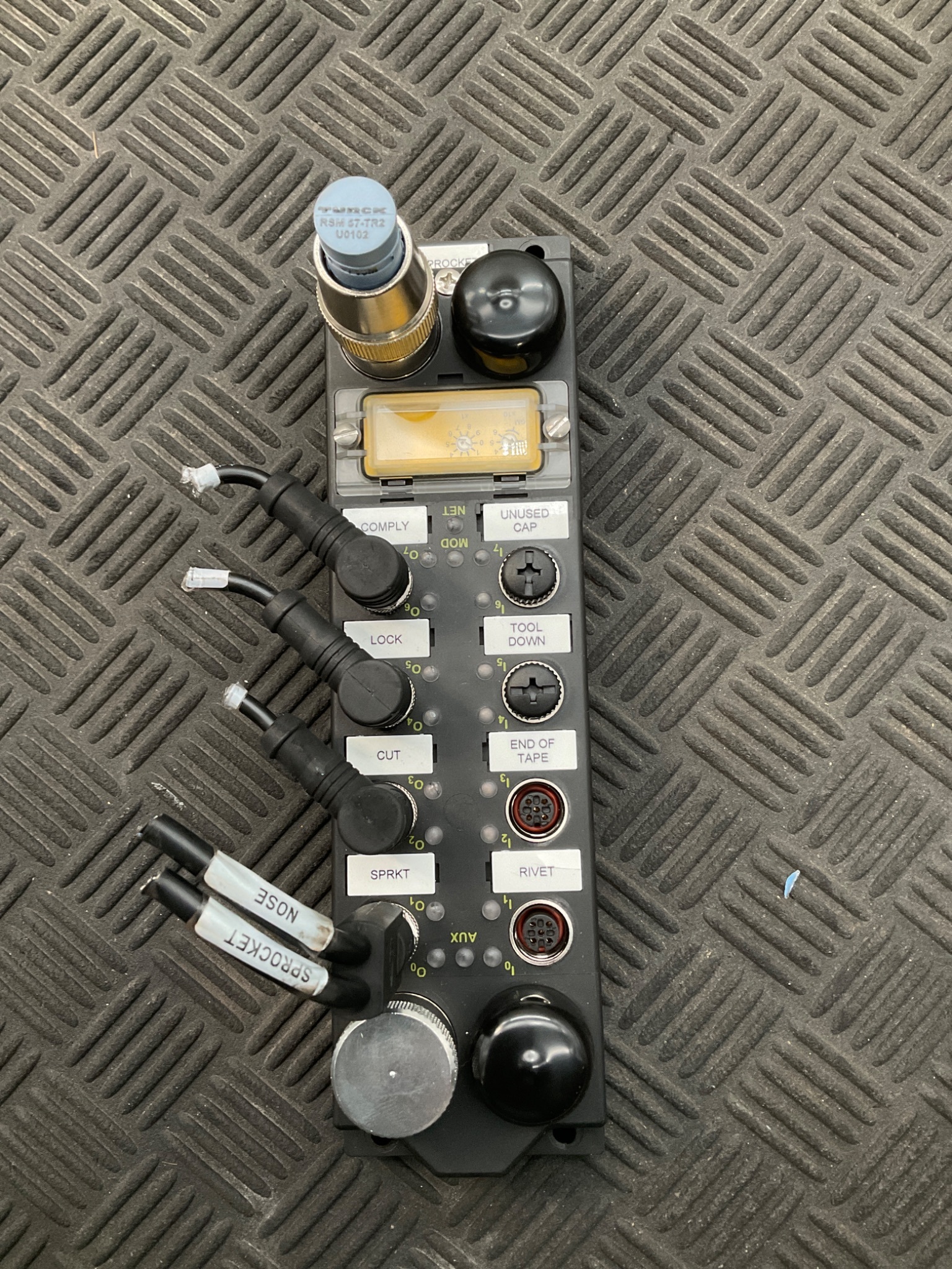 TURCK FDNF‑S0808G‑TT/CS30064 DeviceNet 8‑In / 8‑Out Remote I/O Module USED 0