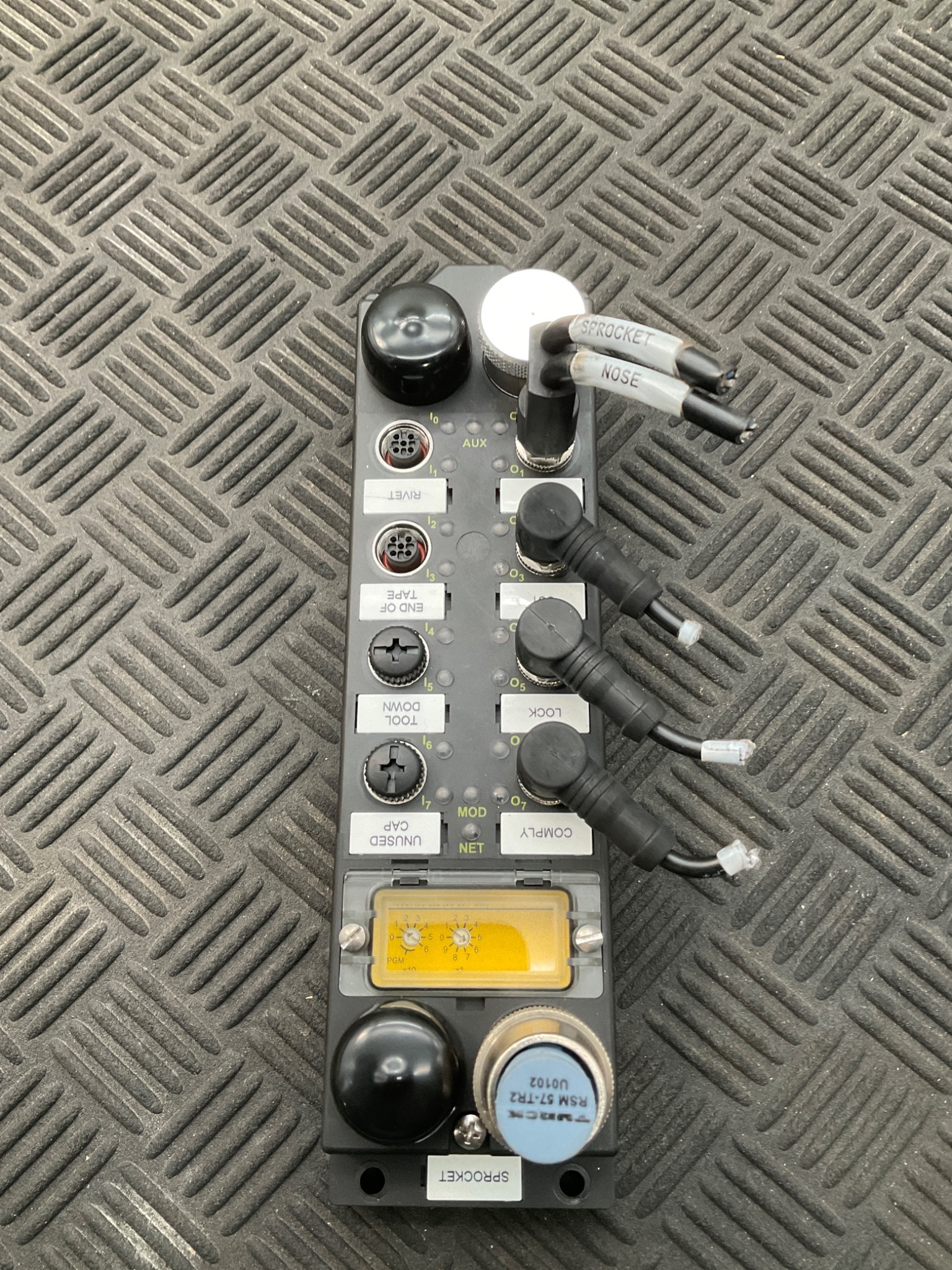 TURCK FDNF‑S0808G‑TT/CS30064 DeviceNet 8‑In / 8‑Out Remote I/O Module USED 4