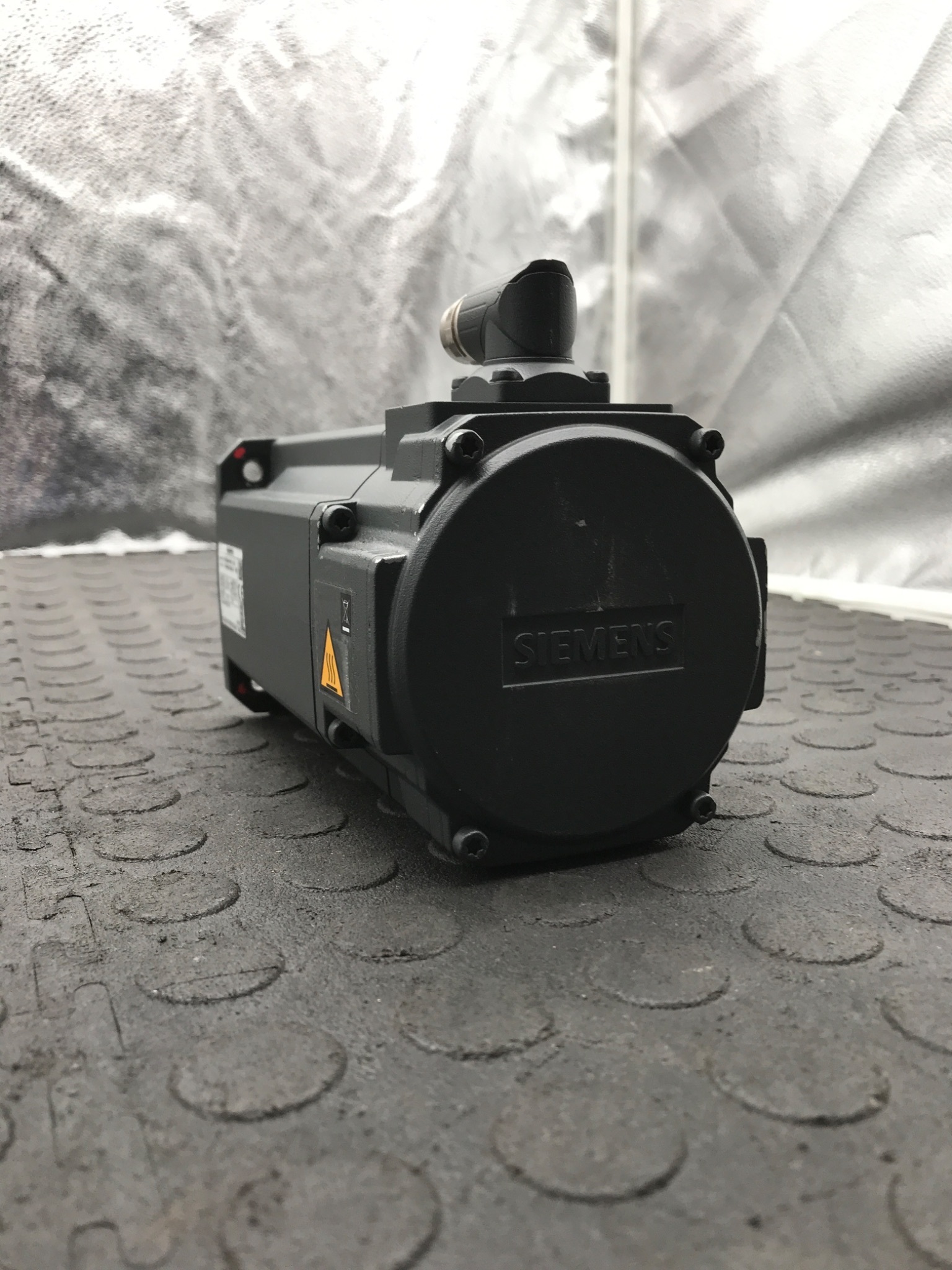SIEMENS 1FK2205‑4AF01‑0SA0 SIMOTICS S Servo Motor USED 3