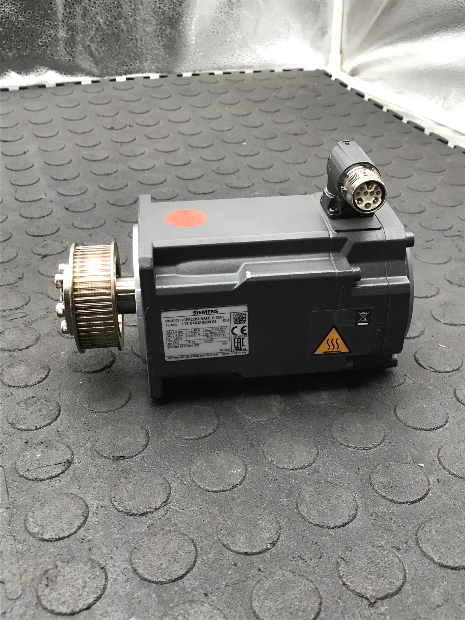 SIEMENS 1FK2204‑5AF00‑1S0 SIMOTICS S Servo Motor w/ Timing Pulley USED 0