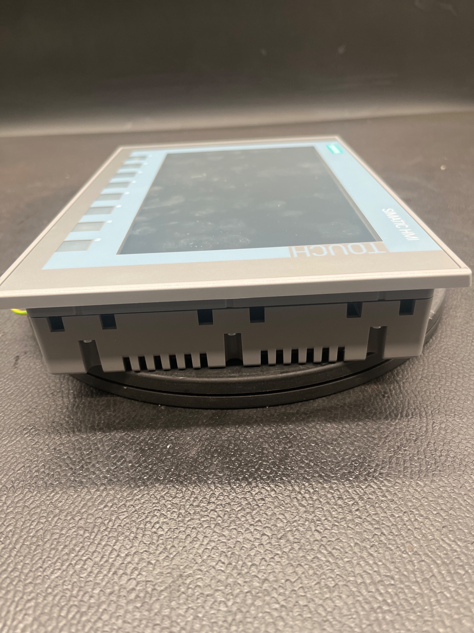 SIEMENS 6AV2123‑2JB03‑0AX0 SIMATIC KTP900 Basic HMI Touch Panel USED 1