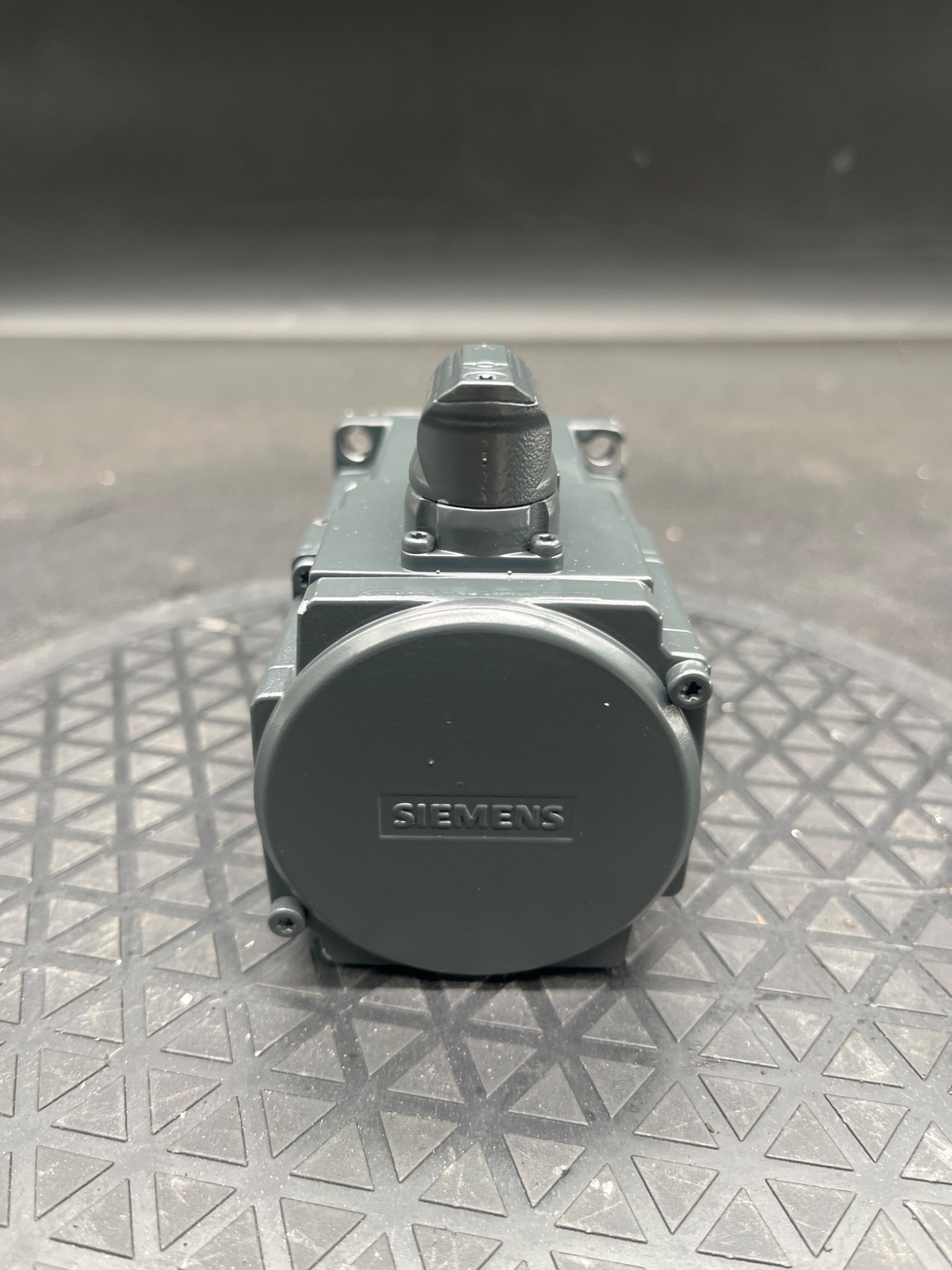 SIEMENS 1FK2103-2AG00-2SA0 SIMOTICS S Servo Motor USED 3