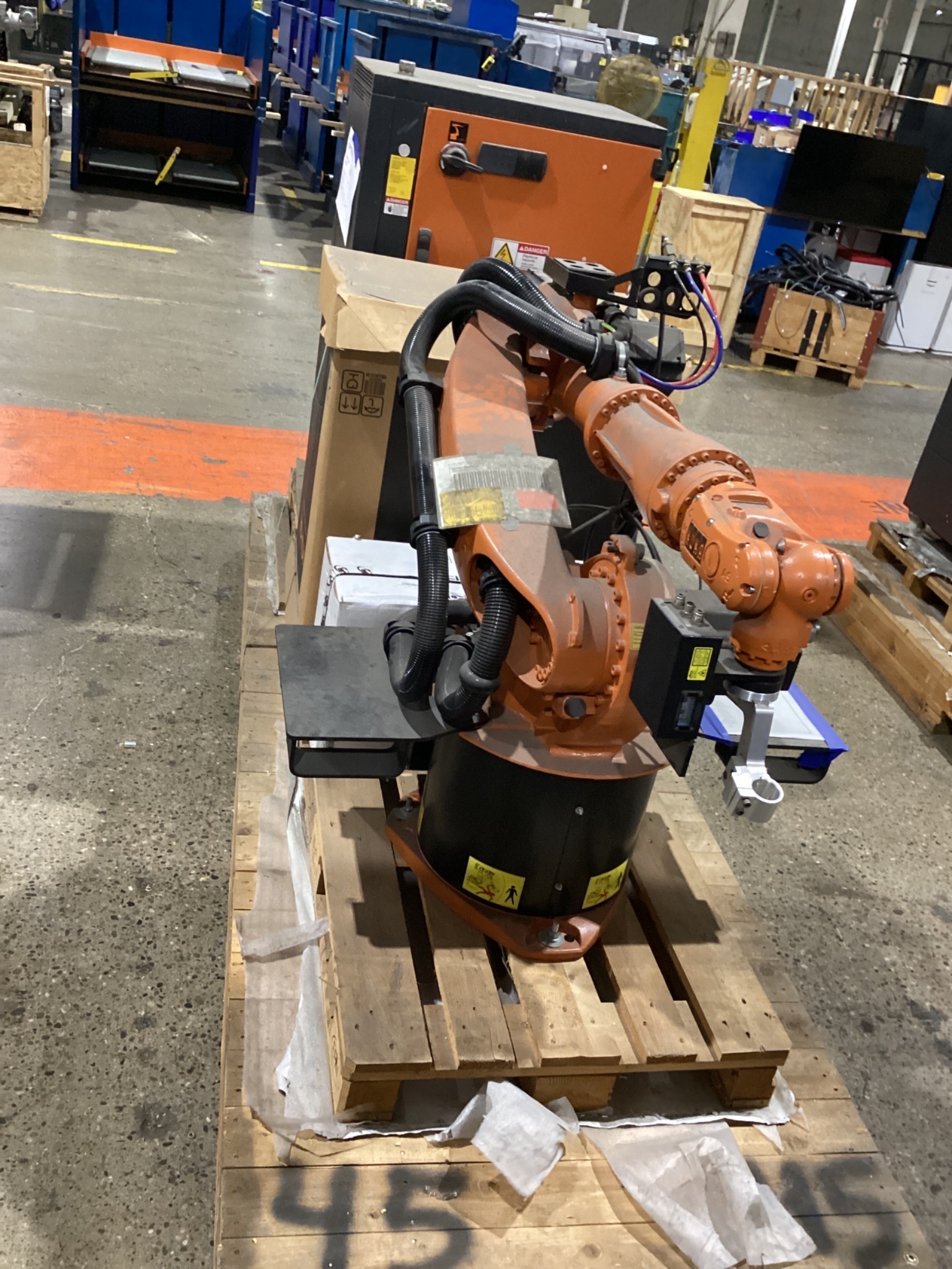 KUKA KR16 L6-2 w/ KR C4 Controls & TT3A Reamer NEW 0
