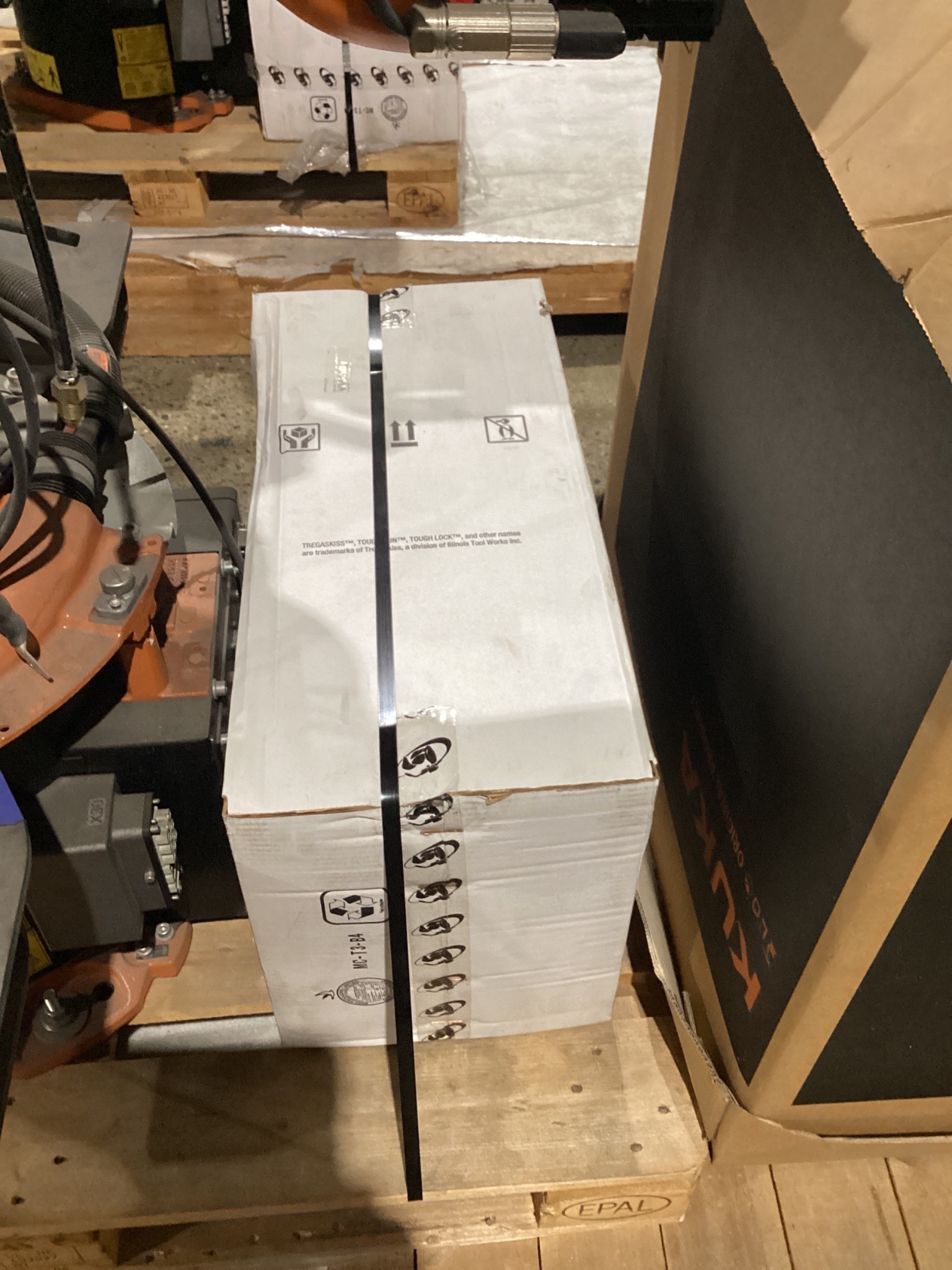 KUKA KR16 L6-2 w/ KR C4 Controls & TT3A Reamer NEW 3