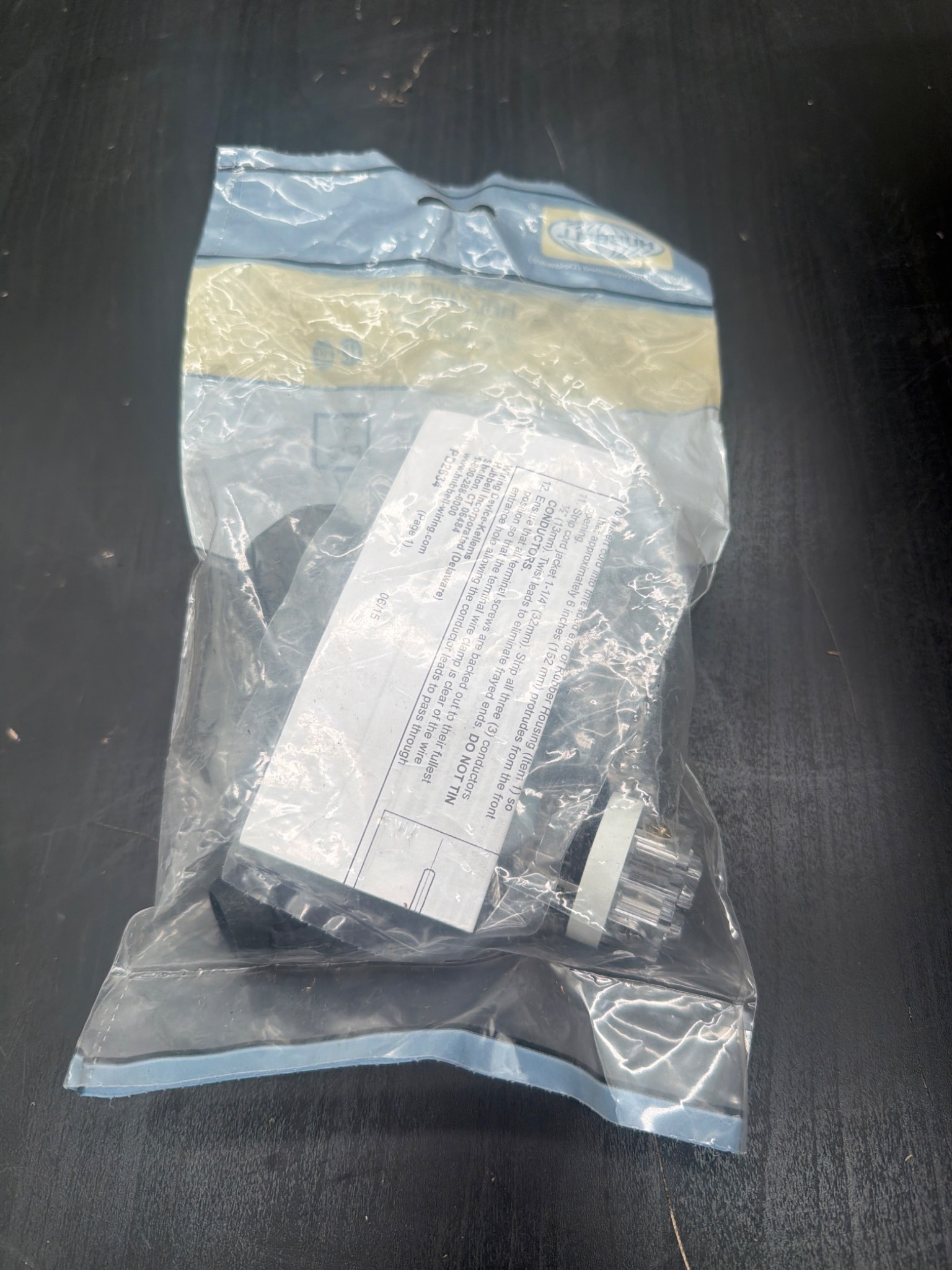 HUBBELL HBL24W34BK Watertight Plug NEMA L7‑15 15A 277V NEW 3